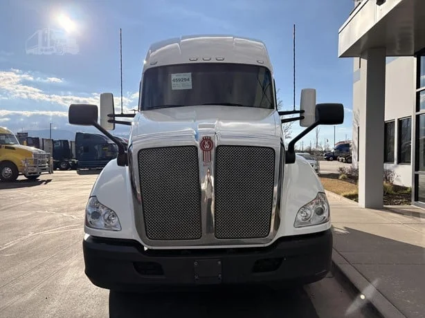 2021 Kenworth T680 in Salt Lake City, UT — photo 6