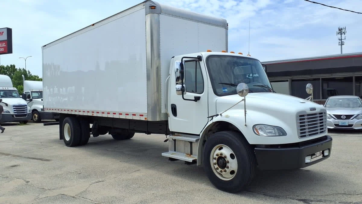 2020 Freightliner M2 106 in Warwick, RI — photo 3