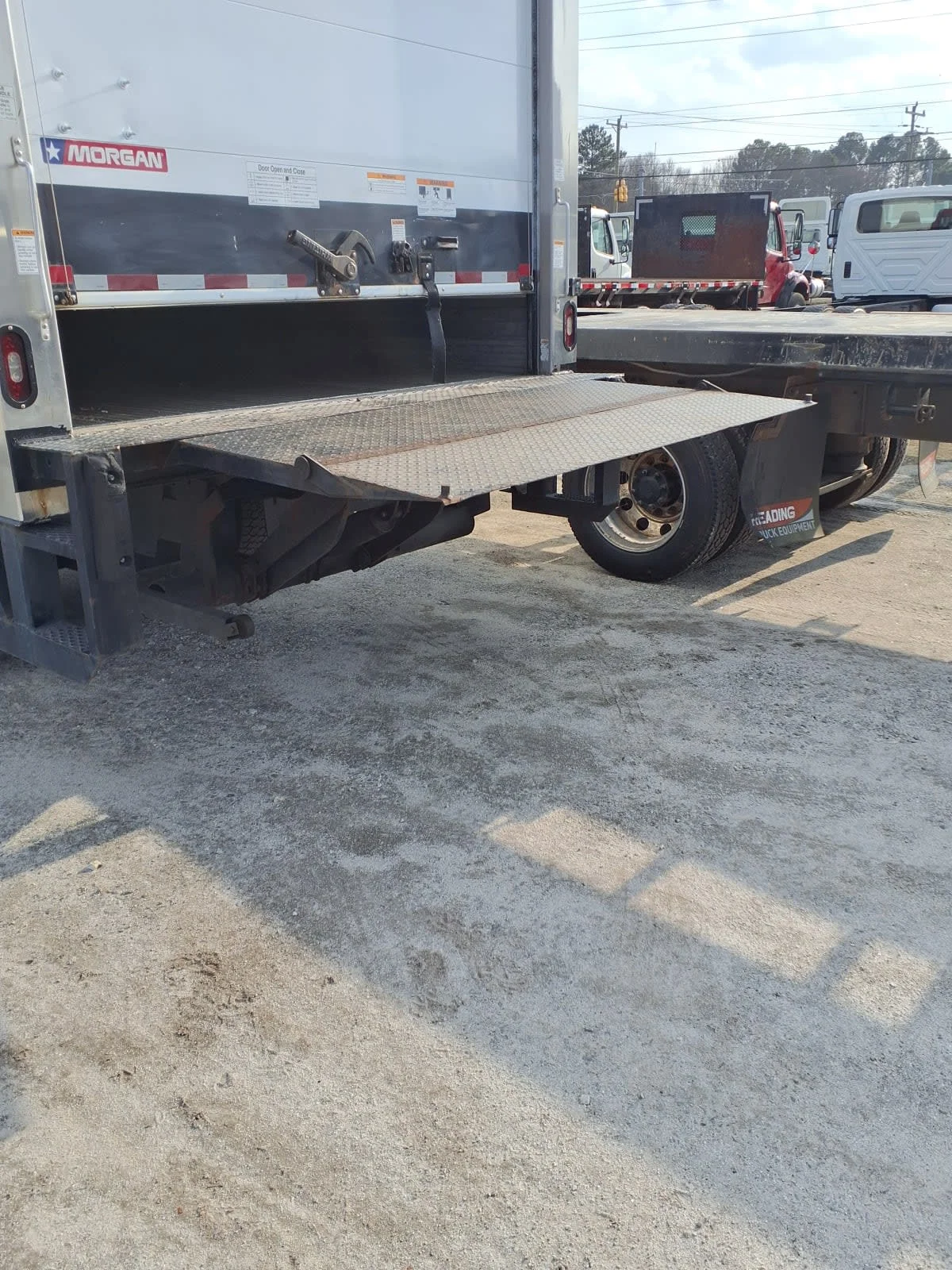 2019 Isuzu NPR - image 11