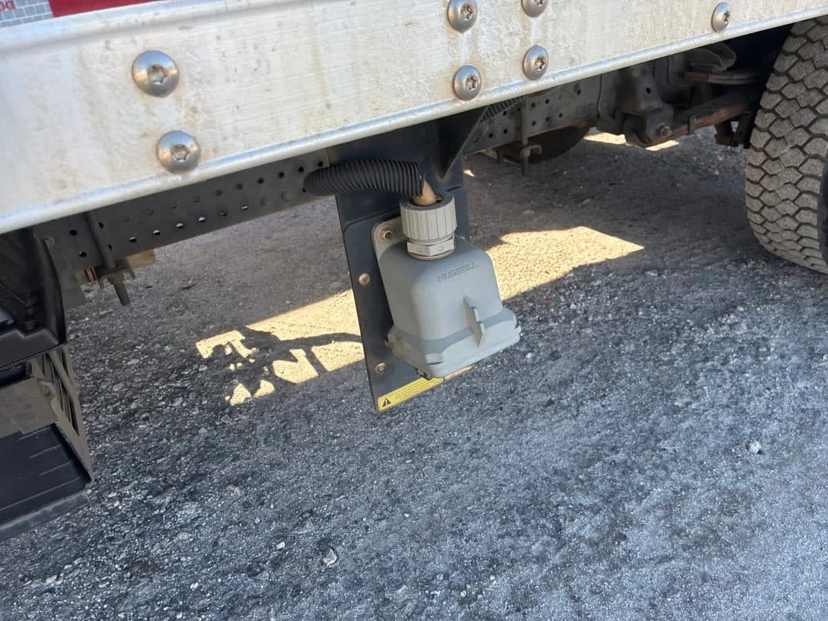 2019 Isuzu NPR - image 16