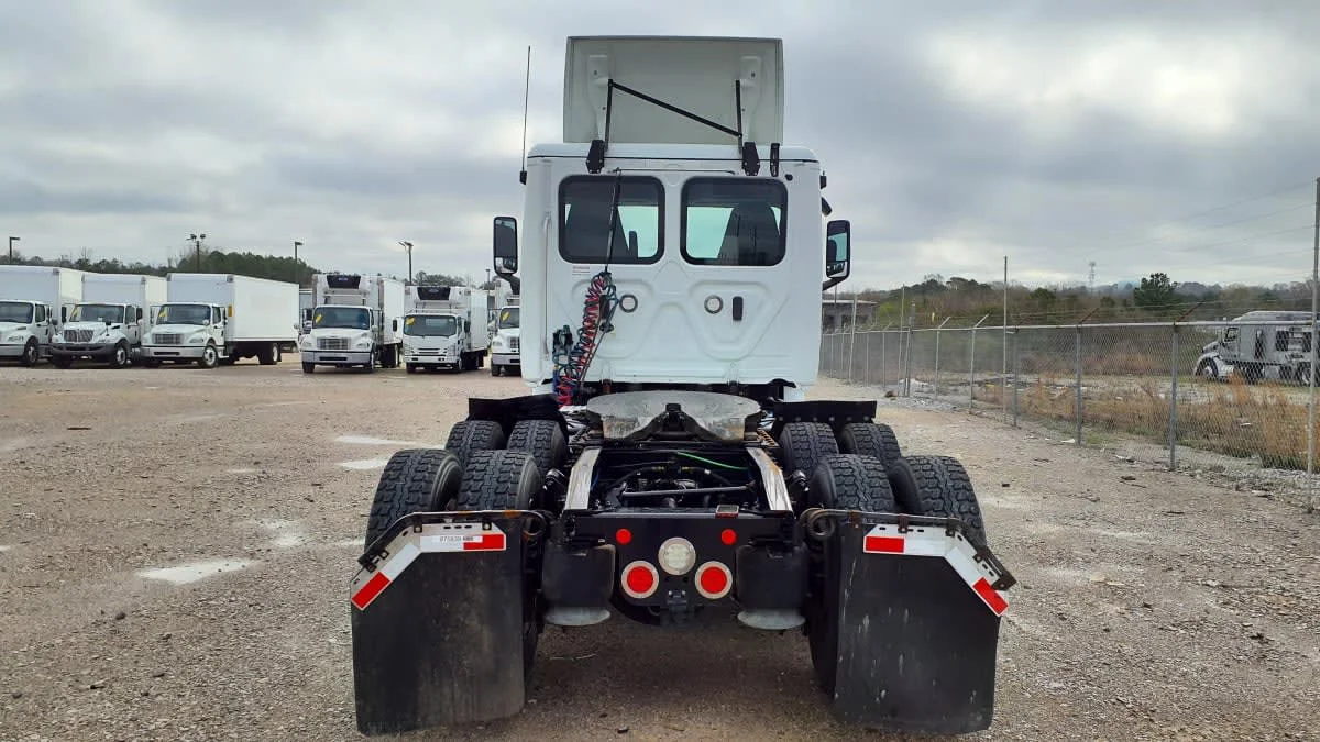 2019 Freightliner Cascadia in Birmingham, AL — photo 5