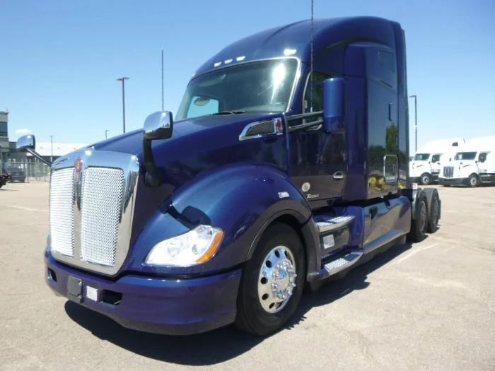 2022 Kenworth T680 — photo 2