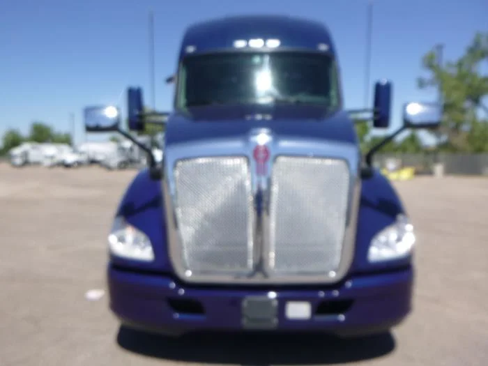2022 Kenworth T680 — photo 9