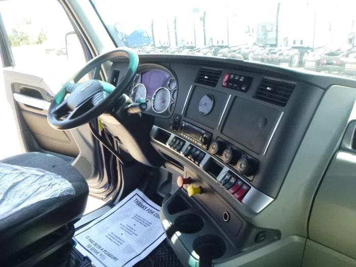 2022 Kenworth T680 — photo 19