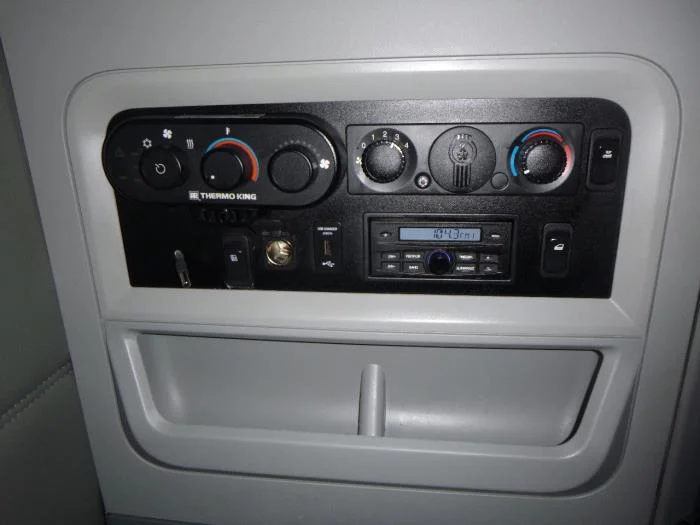 2022 Kenworth T680 — photo 24