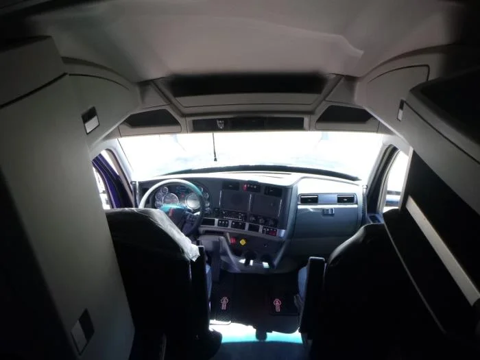 2022 Kenworth T680 — photo 26