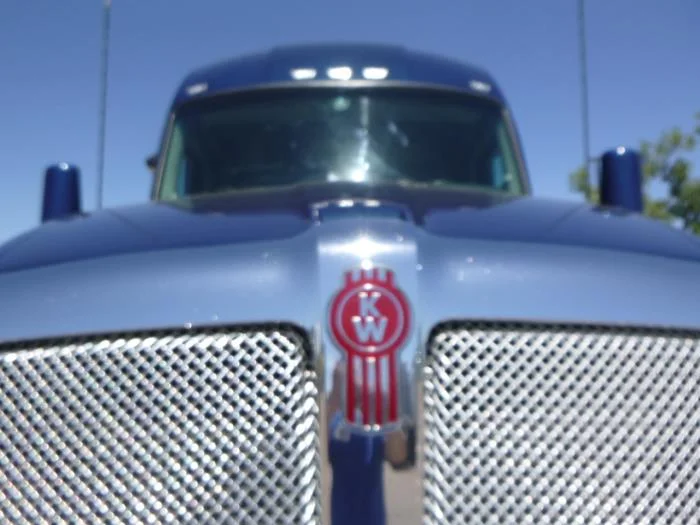 2022 Kenworth T680 — photo 12