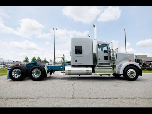 2027 Kenworth W900 in Little Rock, AR — photo 13