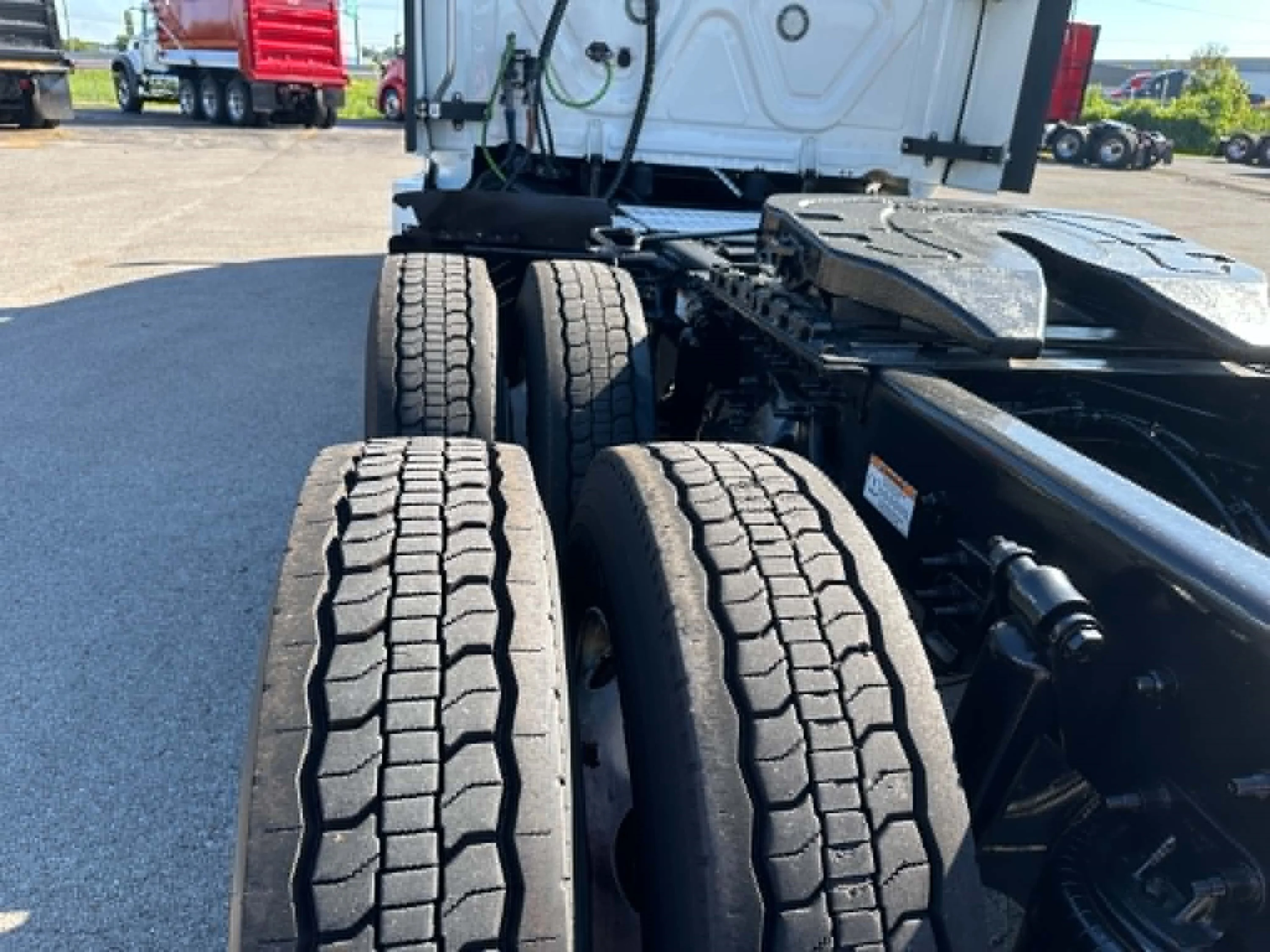2022 Freightliner Cascadia — photo 23