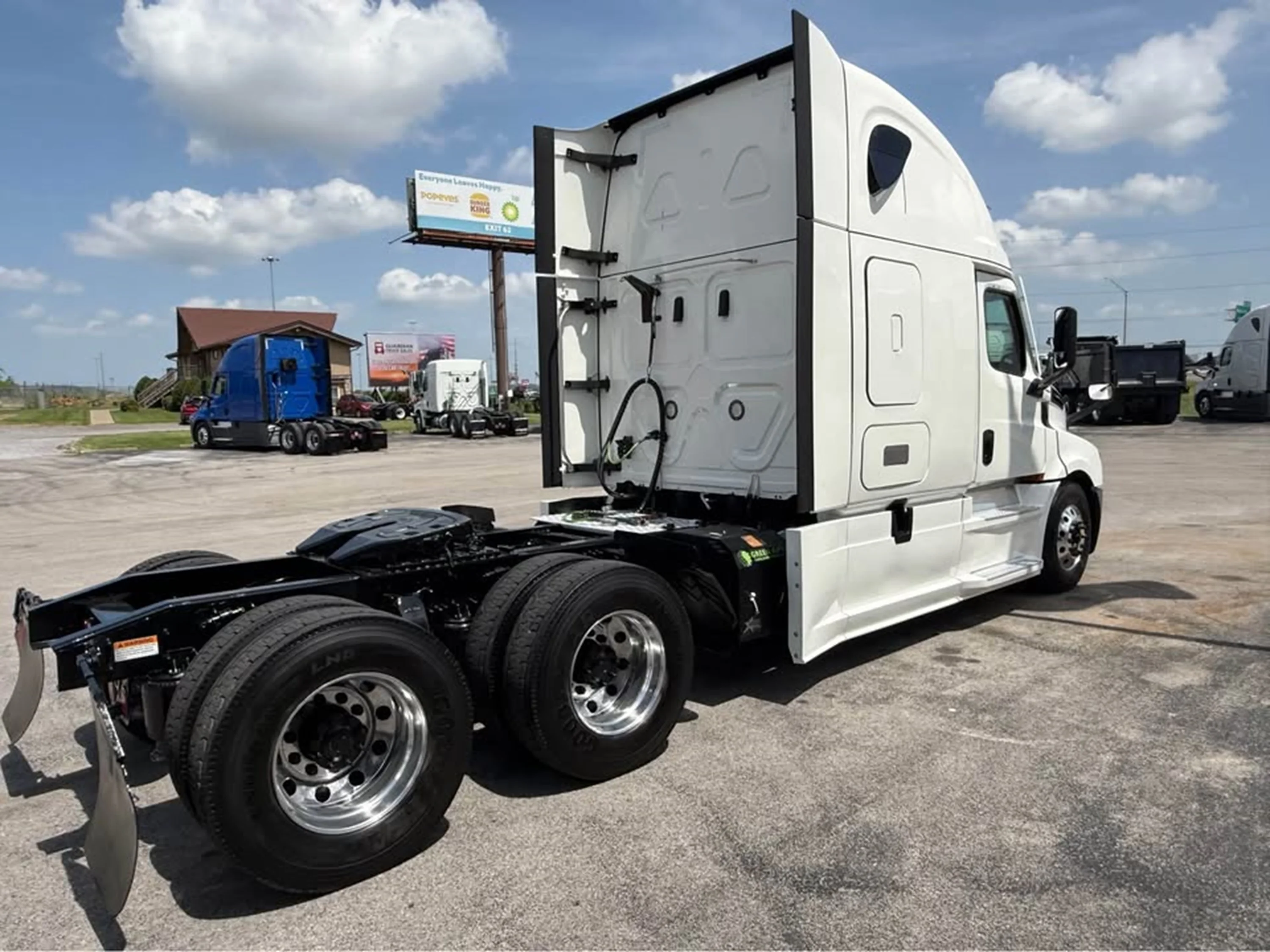 2022 Freightliner Cascadia — photo 3