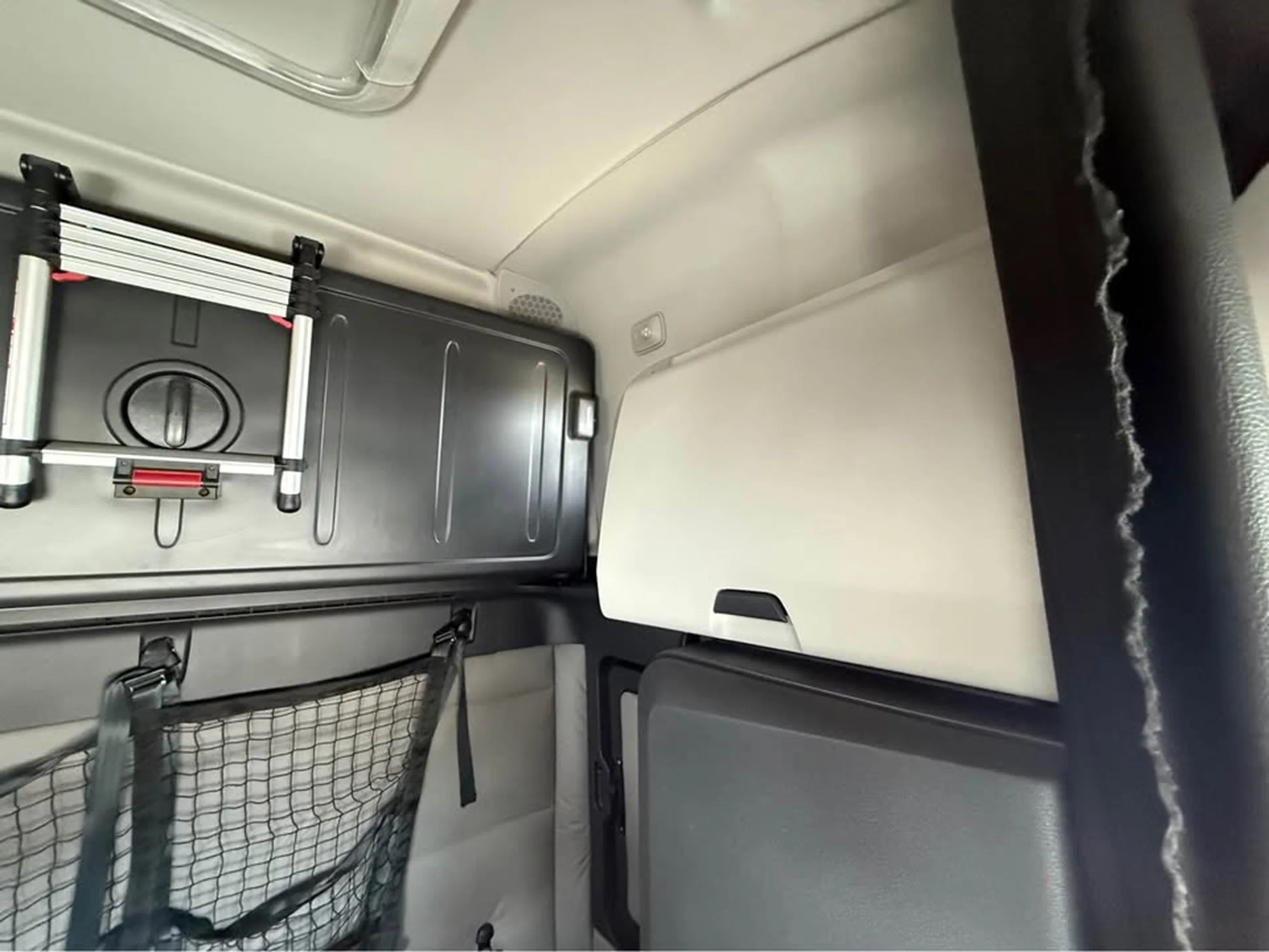 2022 Freightliner Cascadia — photo 21