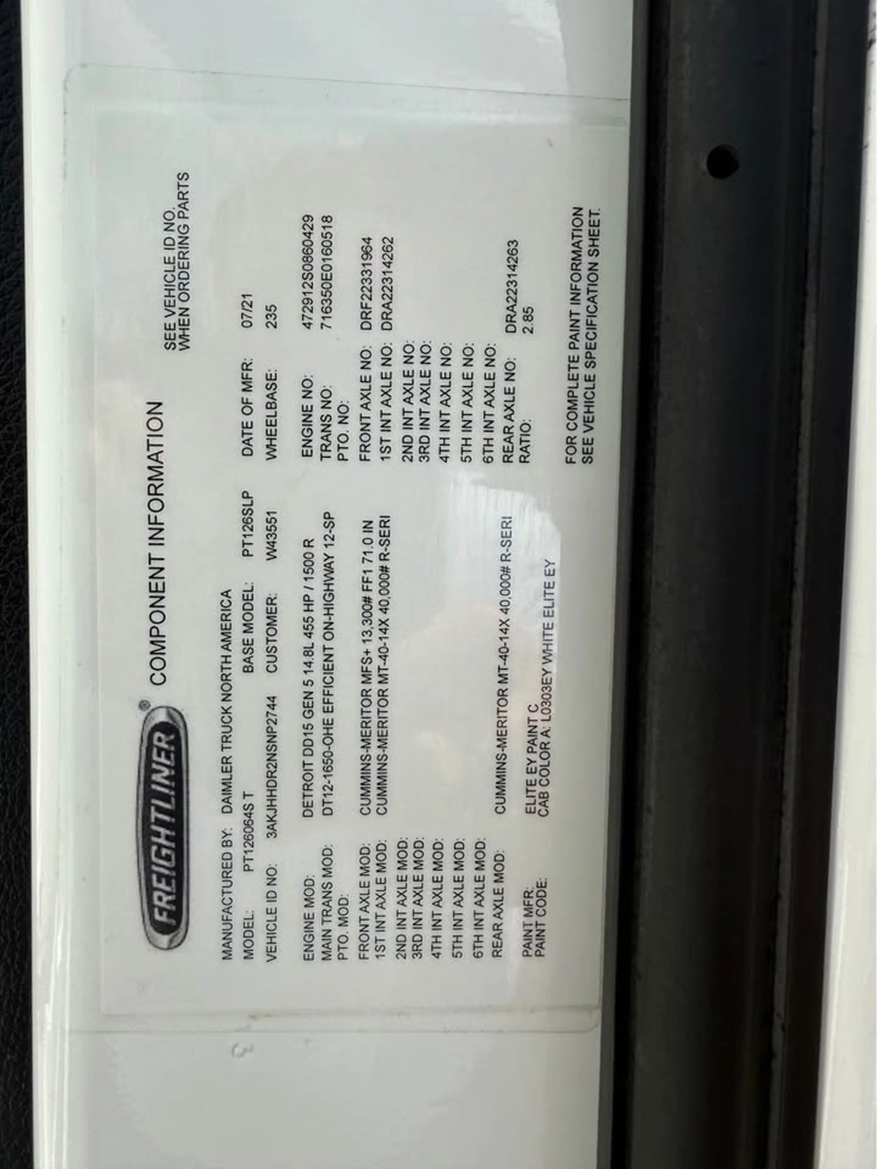 2022 Freightliner Cascadia — photo 22