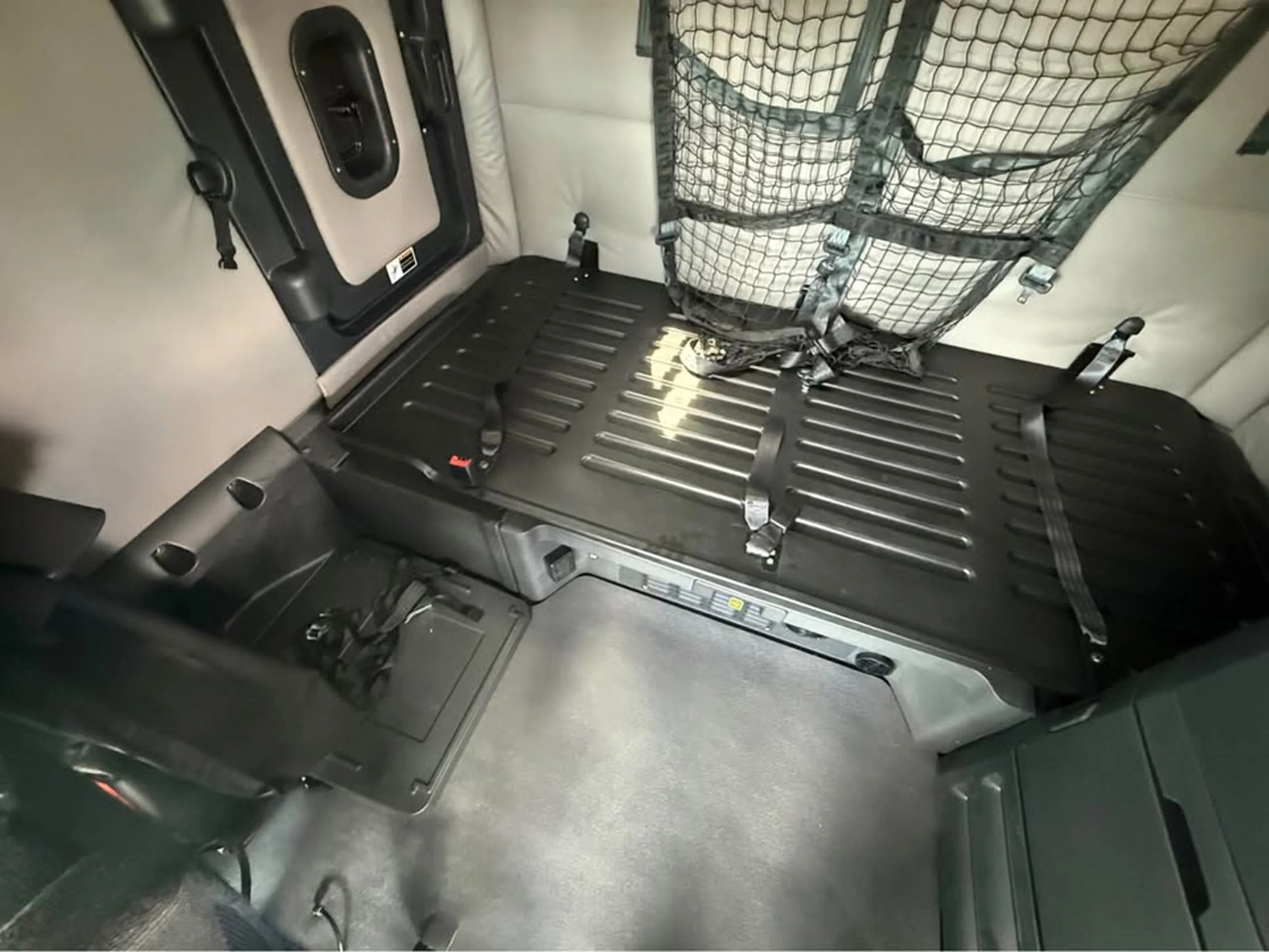 2022 Freightliner Cascadia — photo 14