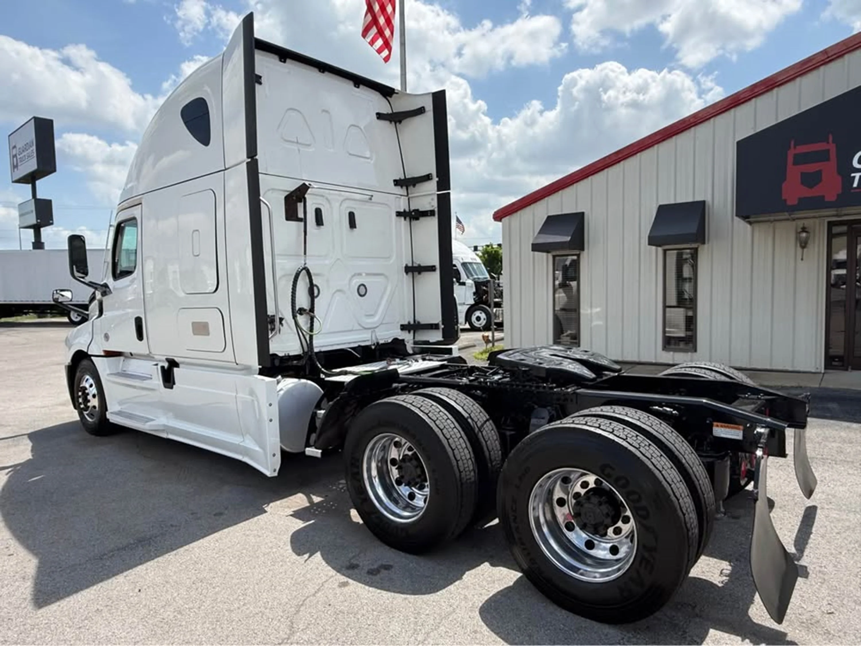2022 Freightliner Cascadia — photo 4