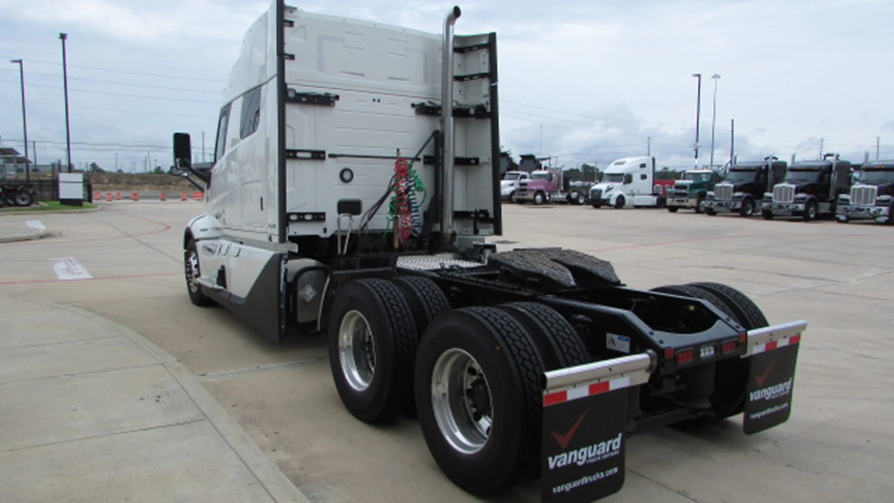 2027 Volvo in Houston, TX — photo 5