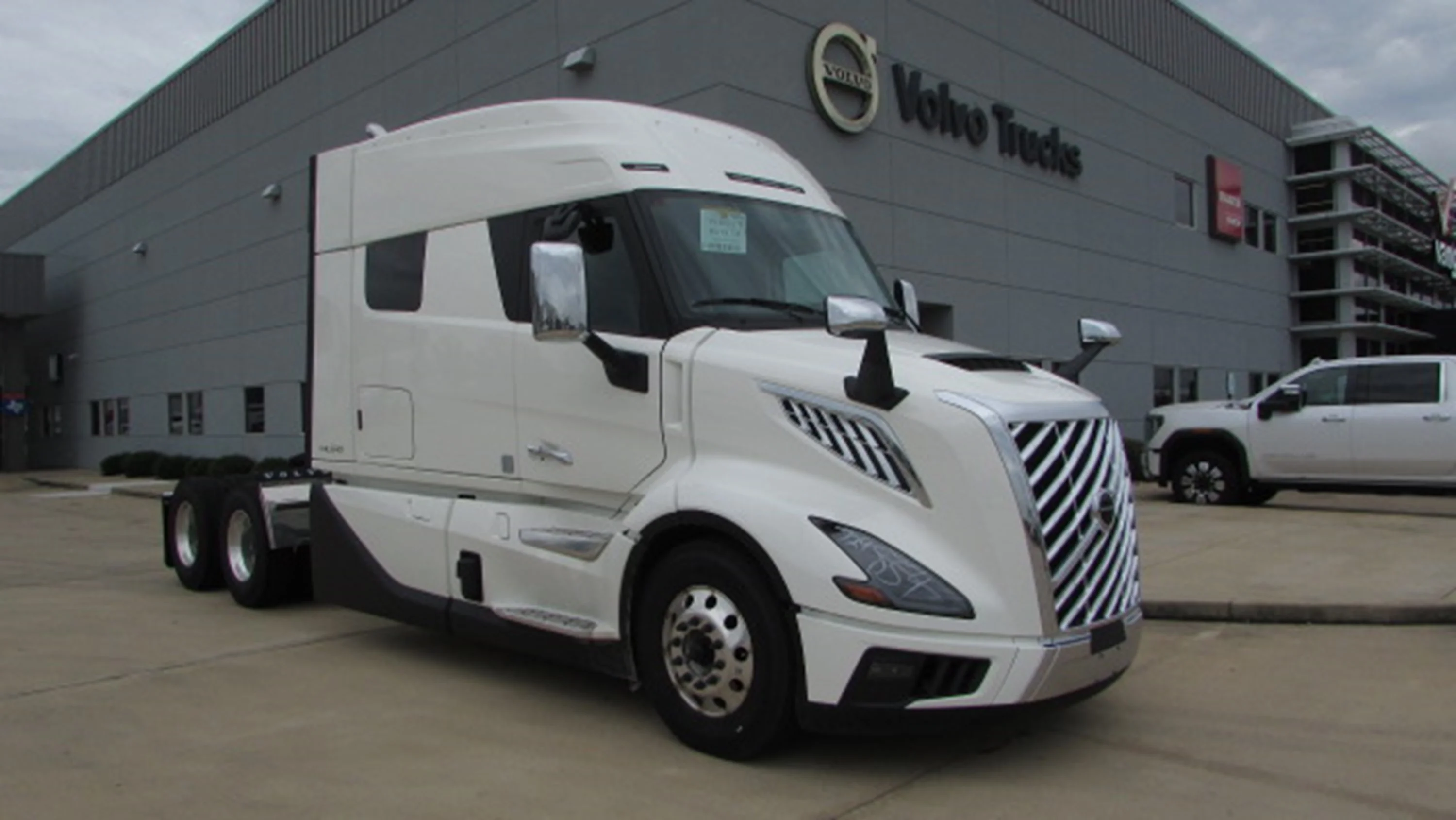 2027 Volvo in Houston, TX — photo 2