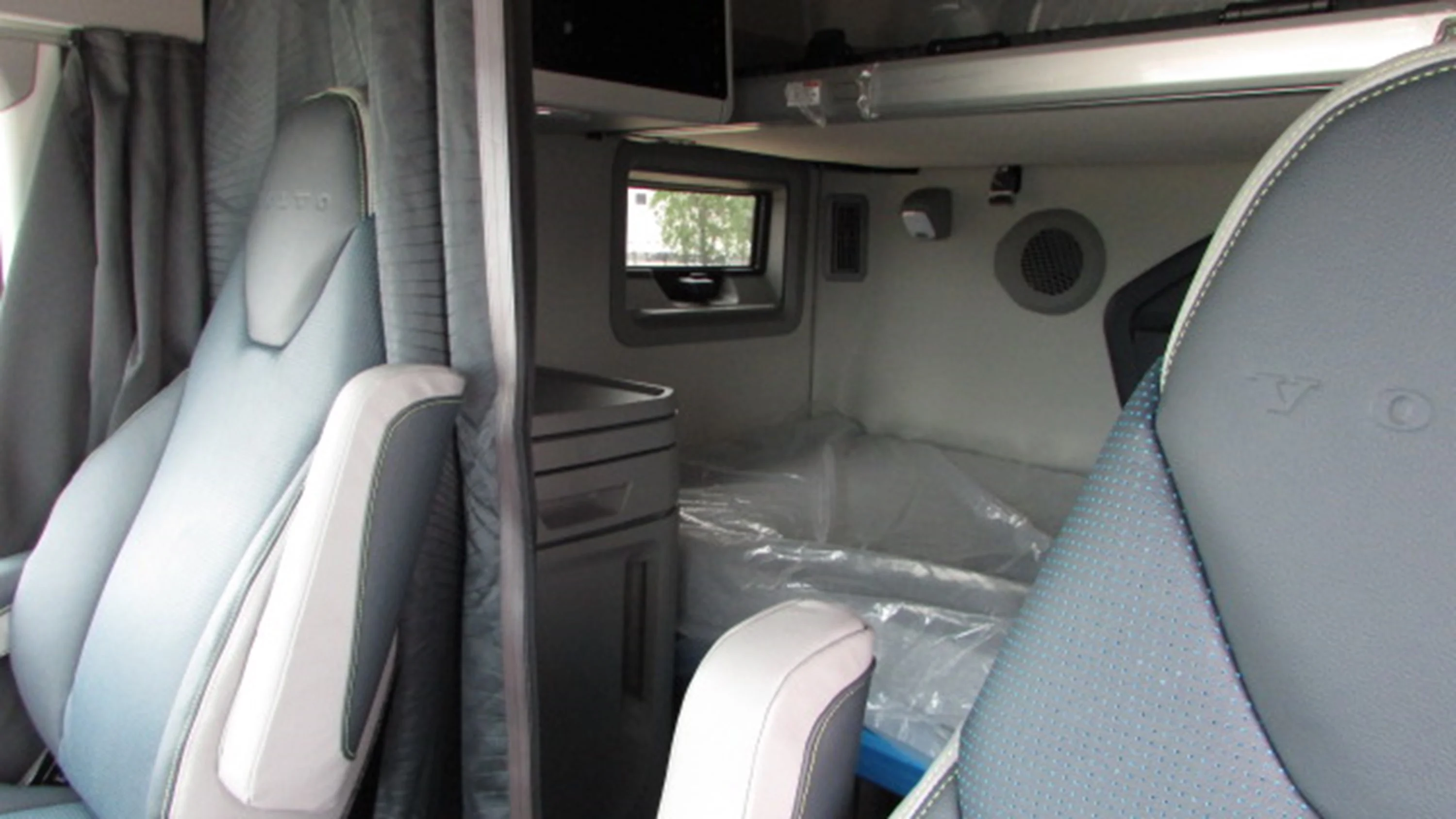 2027 Volvo in Houston, TX — photo 7