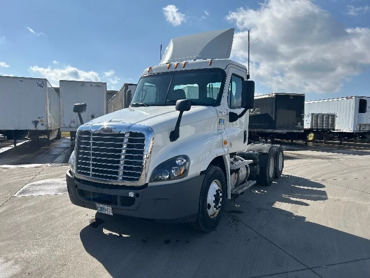 2019 Freightliner Cascadia in Goshen, IN — photo 3