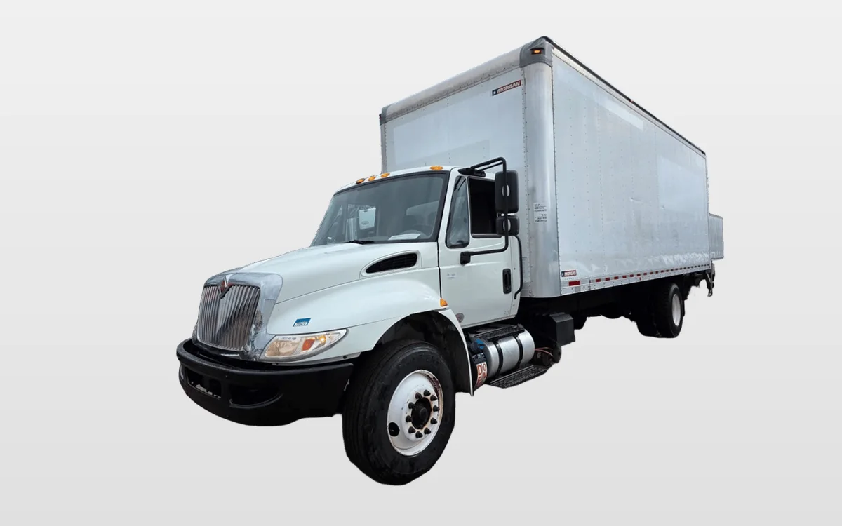 2018 International 4300 - image 1