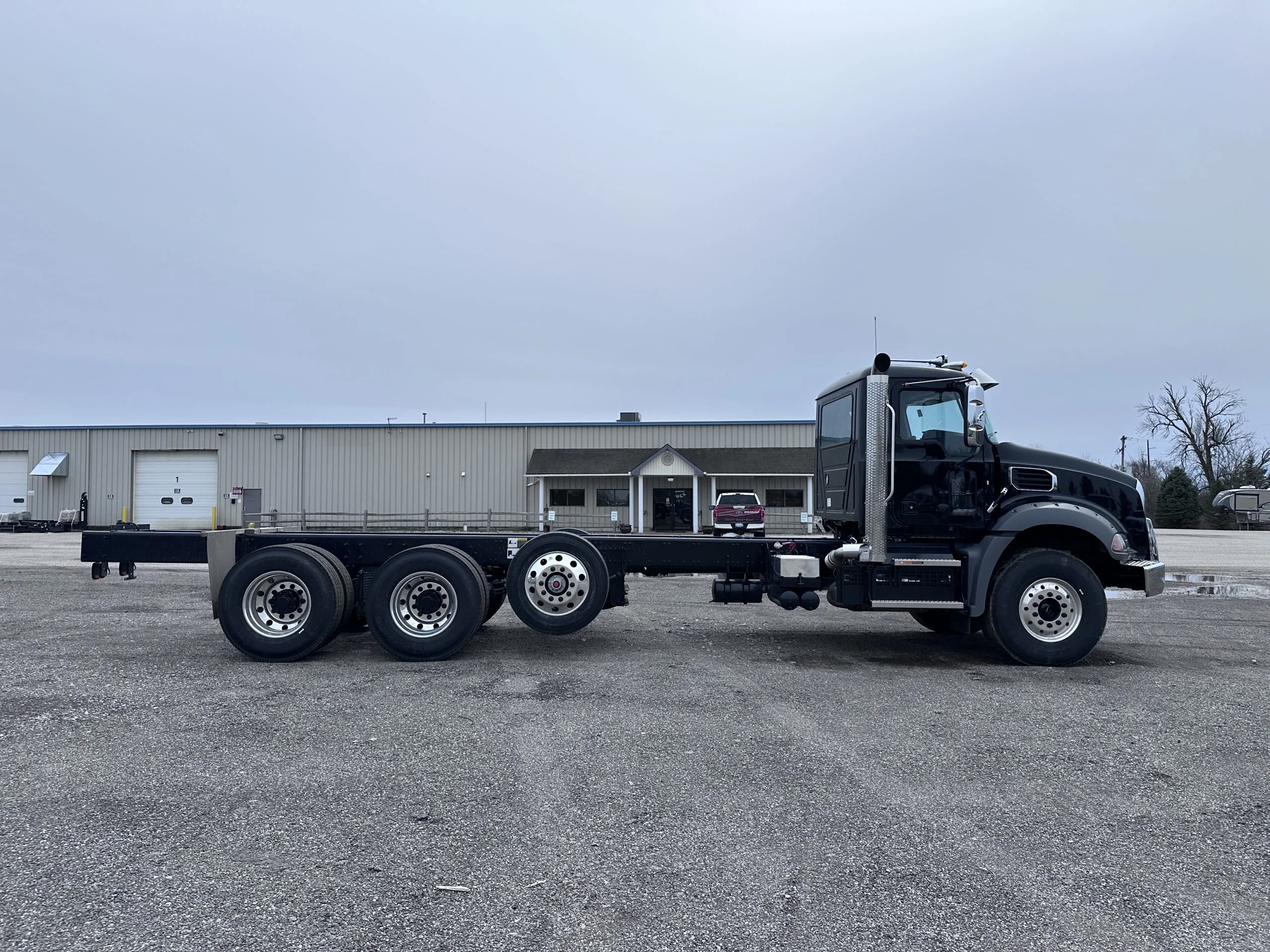 2026 Mack Granite - image 4