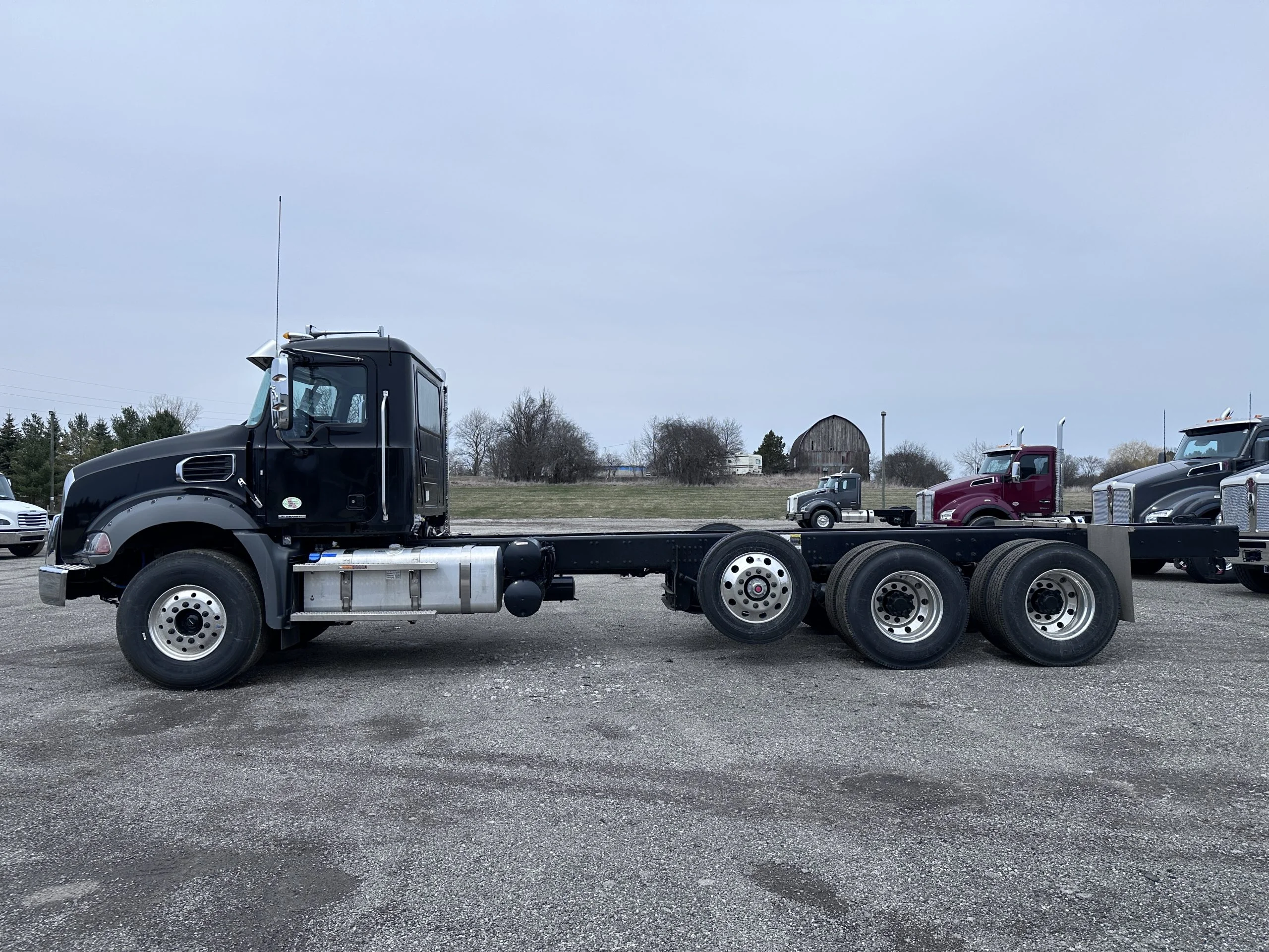 2026 Mack Granite — photo 5