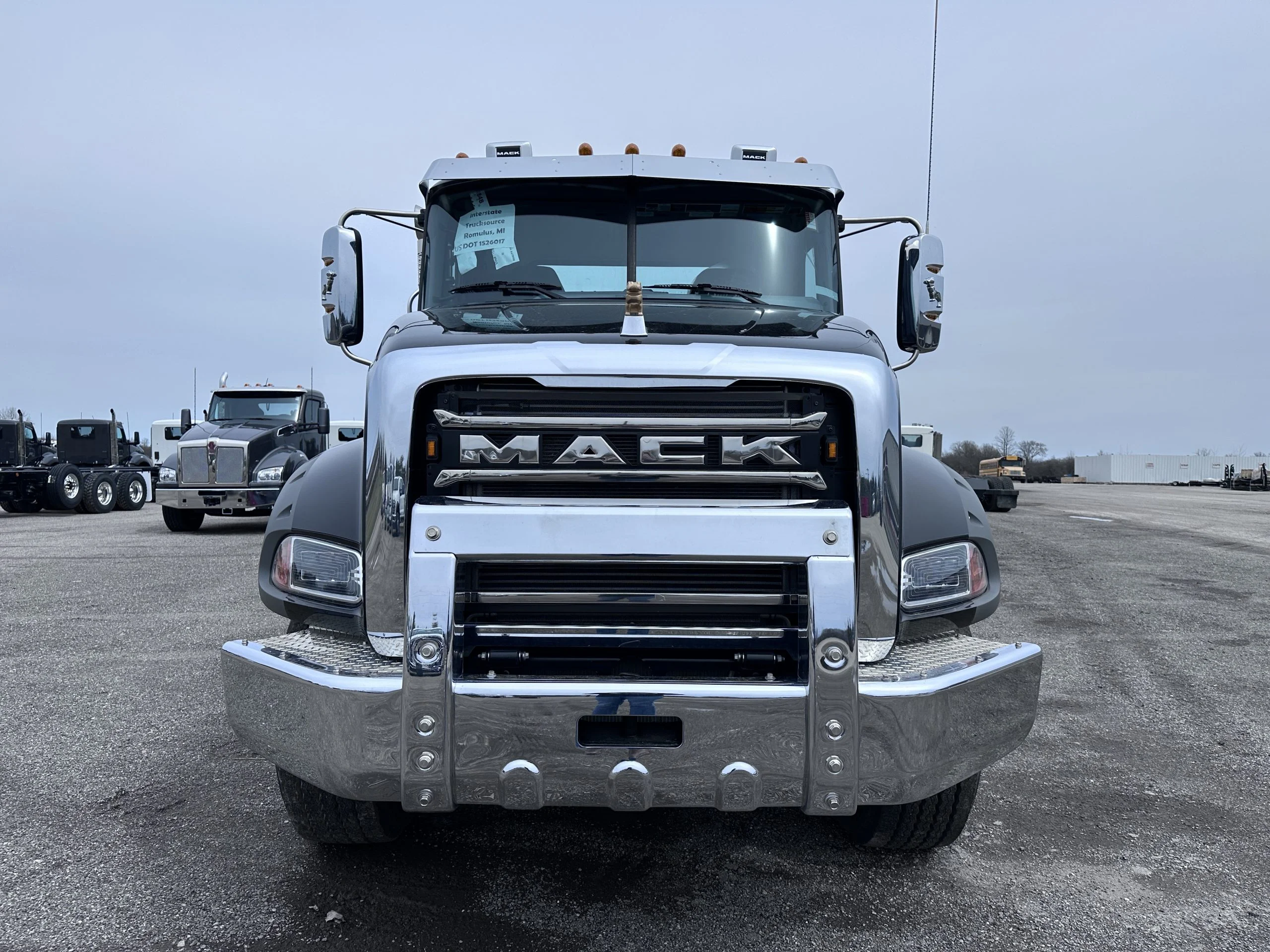 2026 Mack Granite — photo 2