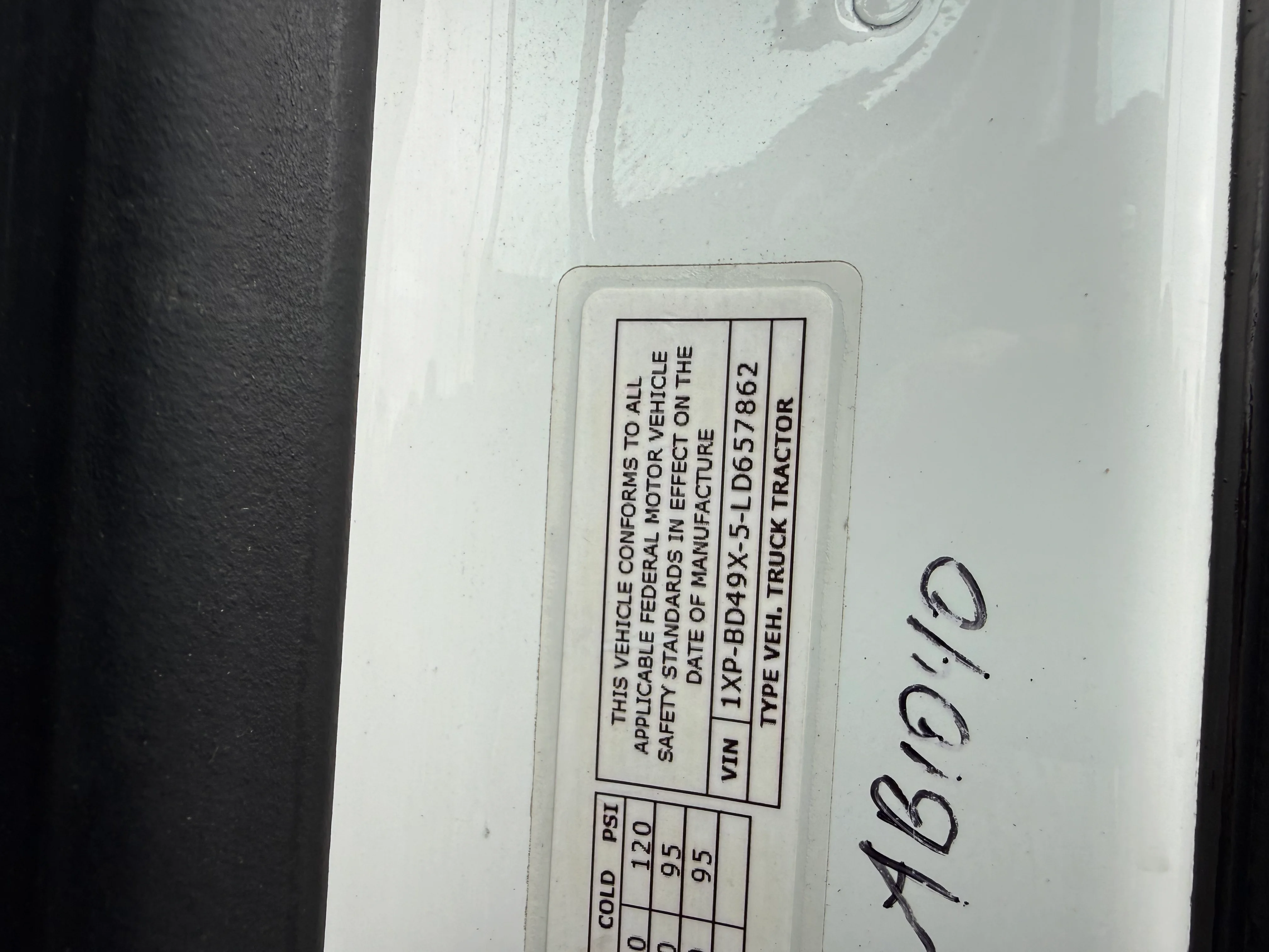 2020 Peterbilt 579 - image 14