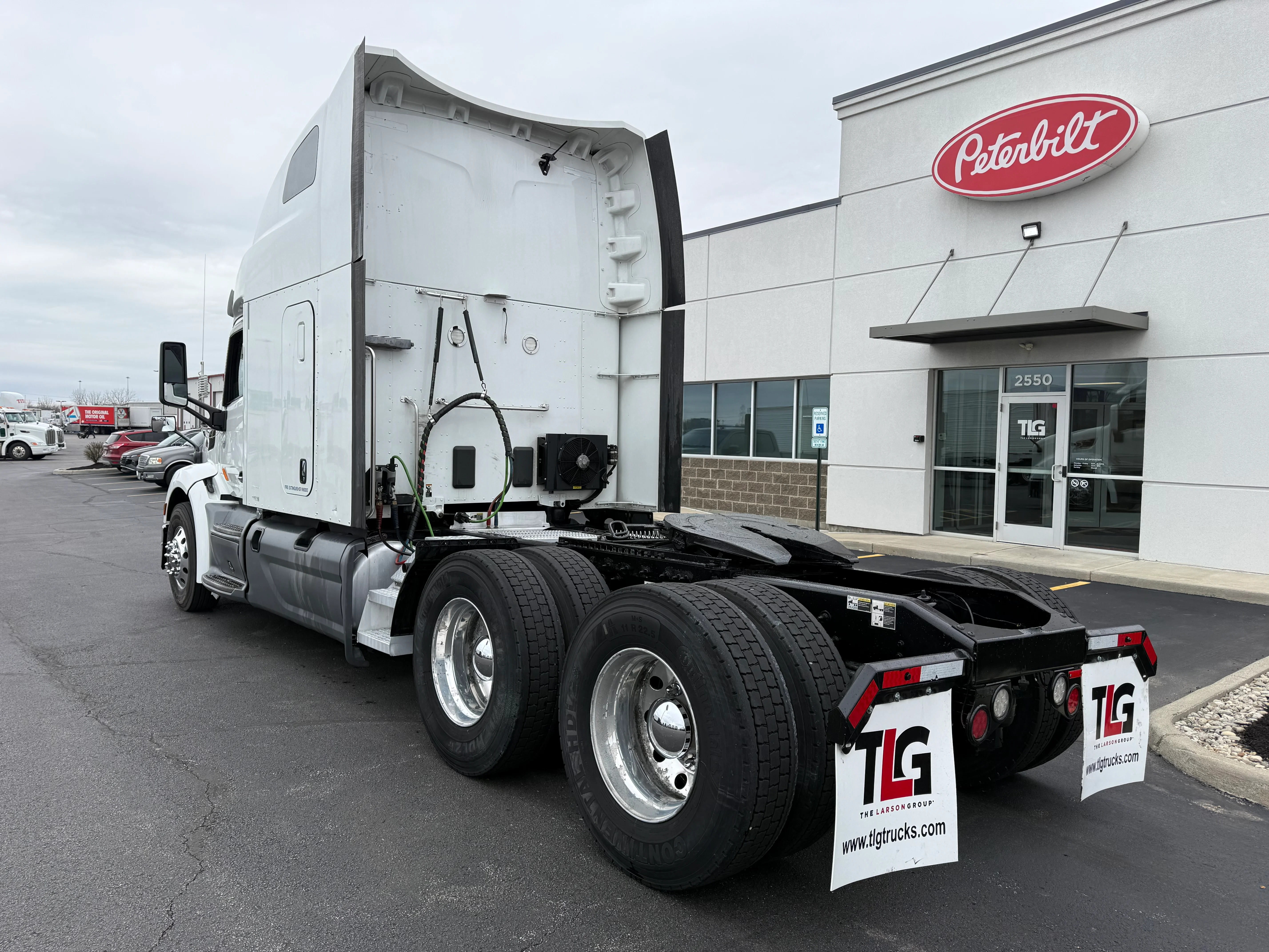 2020 Peterbilt 579 - image 3