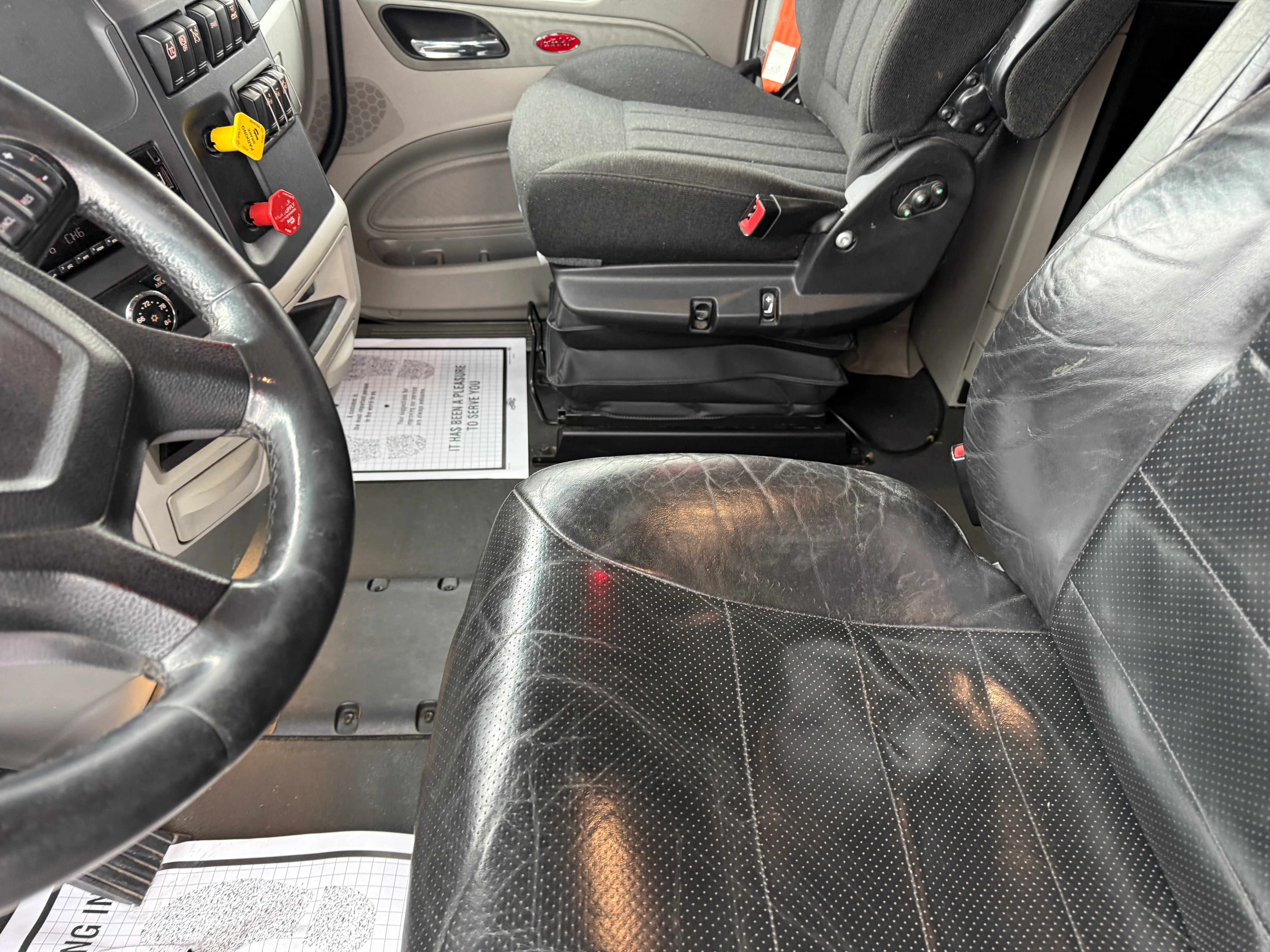 2020 Peterbilt 579 - image 16