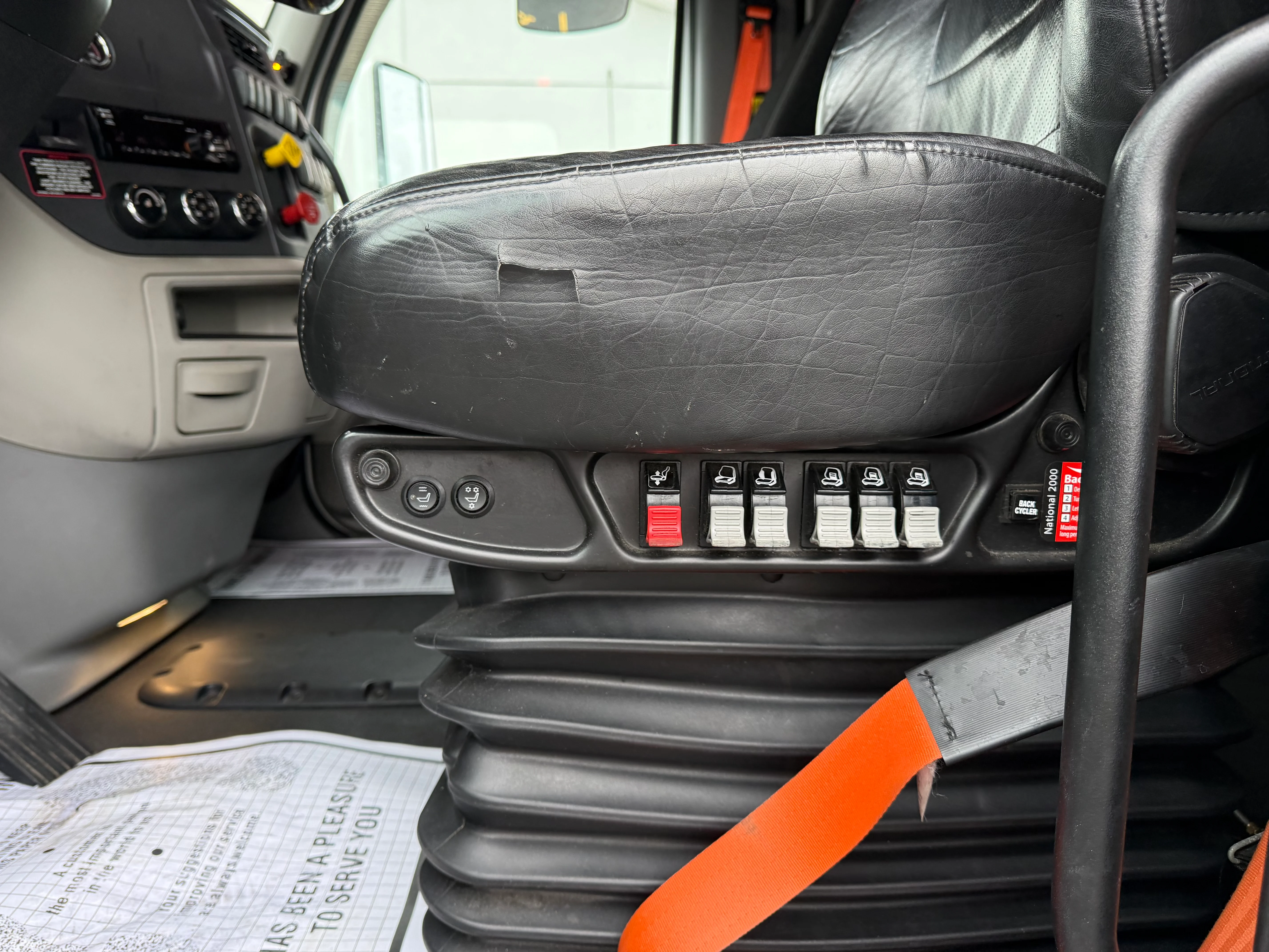 2020 Peterbilt 579 - image 15