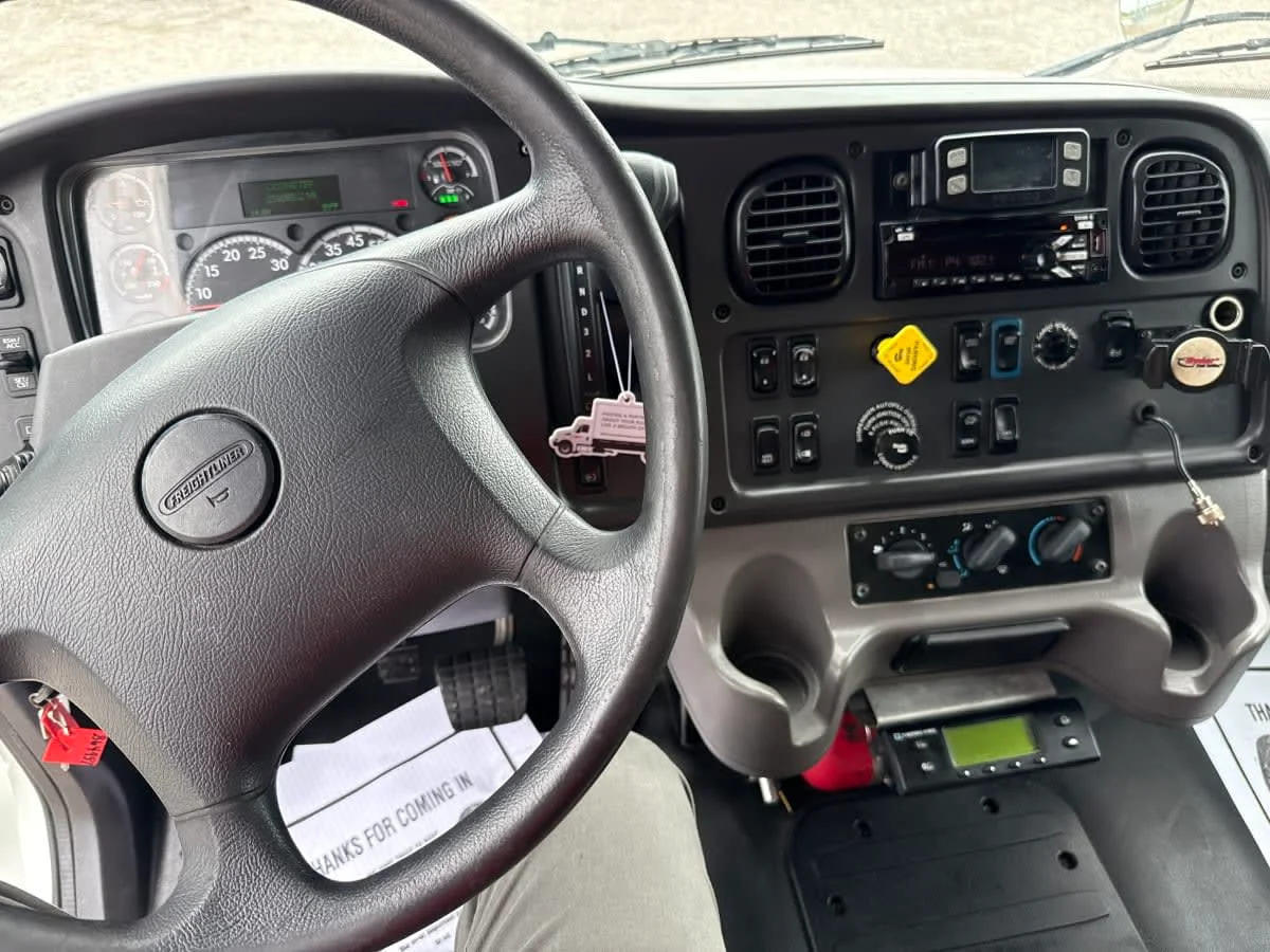 2019 Freightliner M2 106 in Birmingham, AL — photo 13