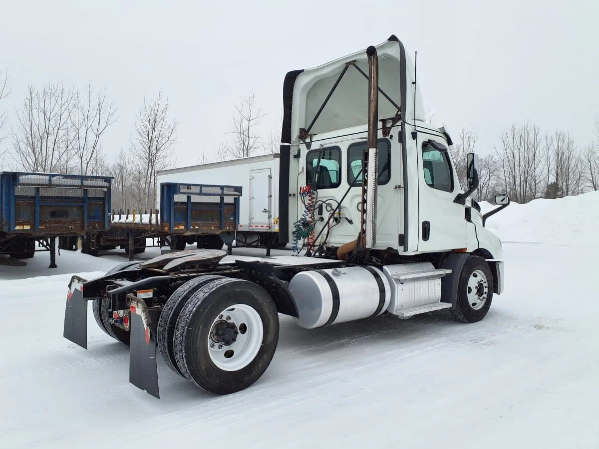 2019 Freightliner Cascadia in Wayland, MI — photo 4