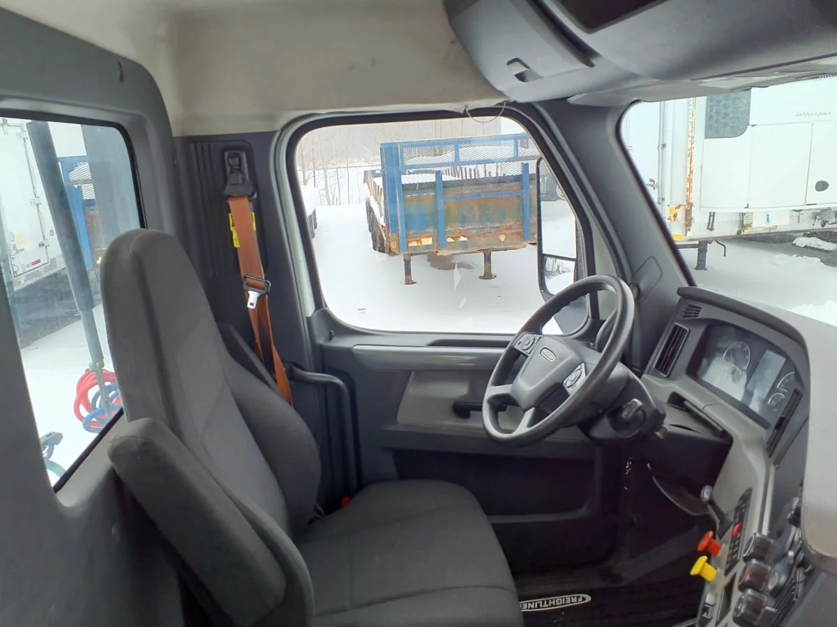2019 Freightliner Cascadia in Wayland, MI — photo 7