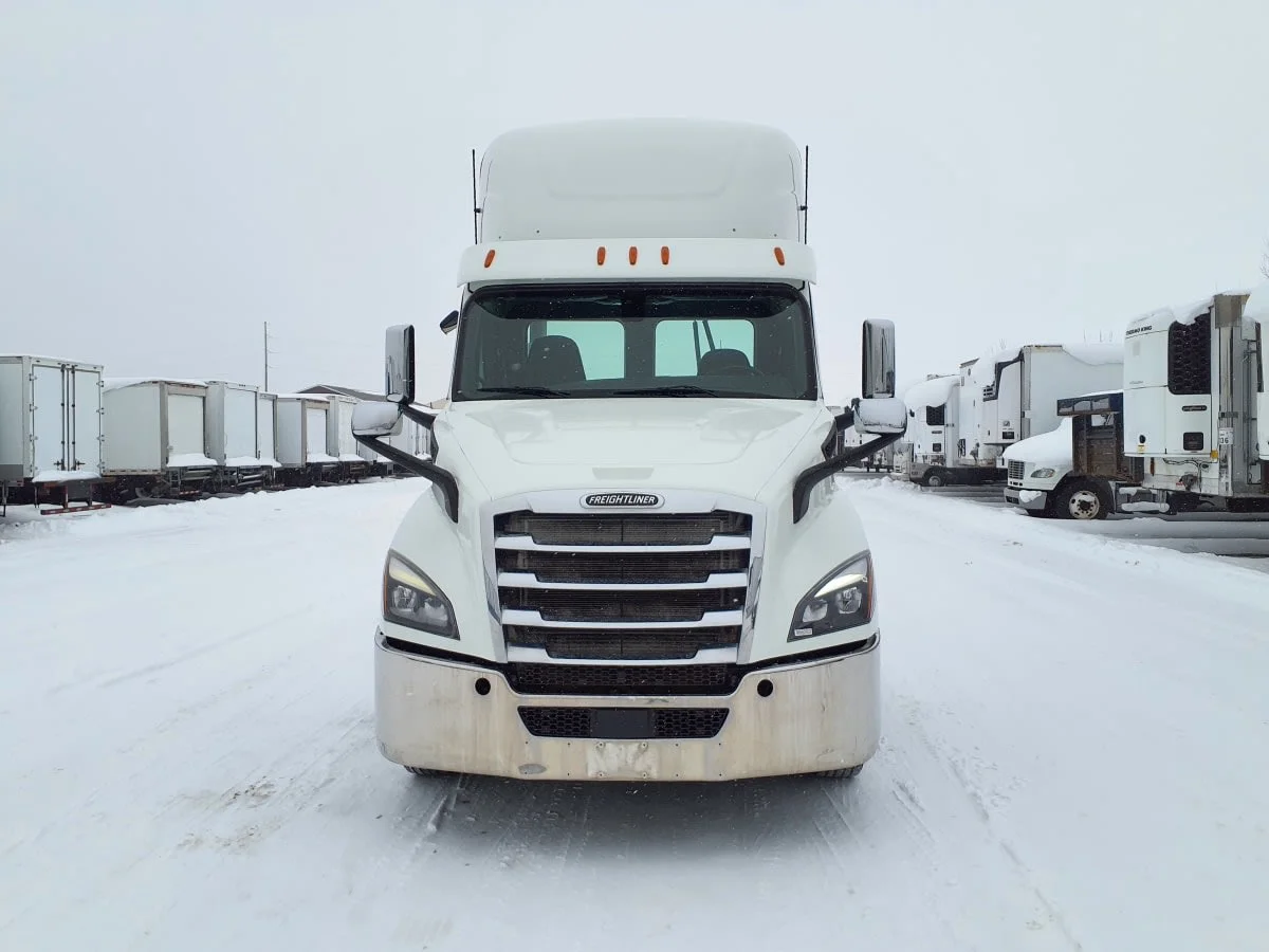 2019 Freightliner Cascadia in Wayland, MI — photo 2