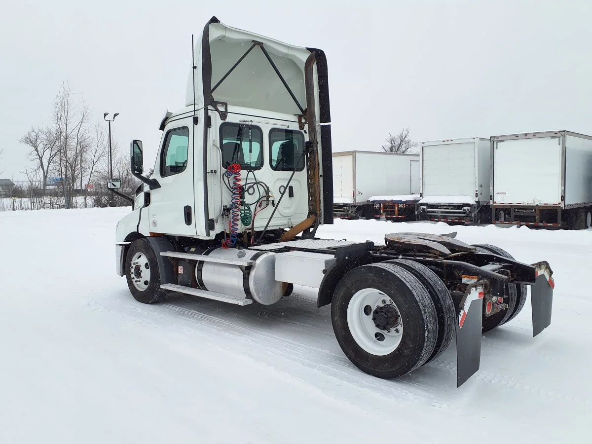 2019 Freightliner Cascadia in Wayland, MI — photo 6