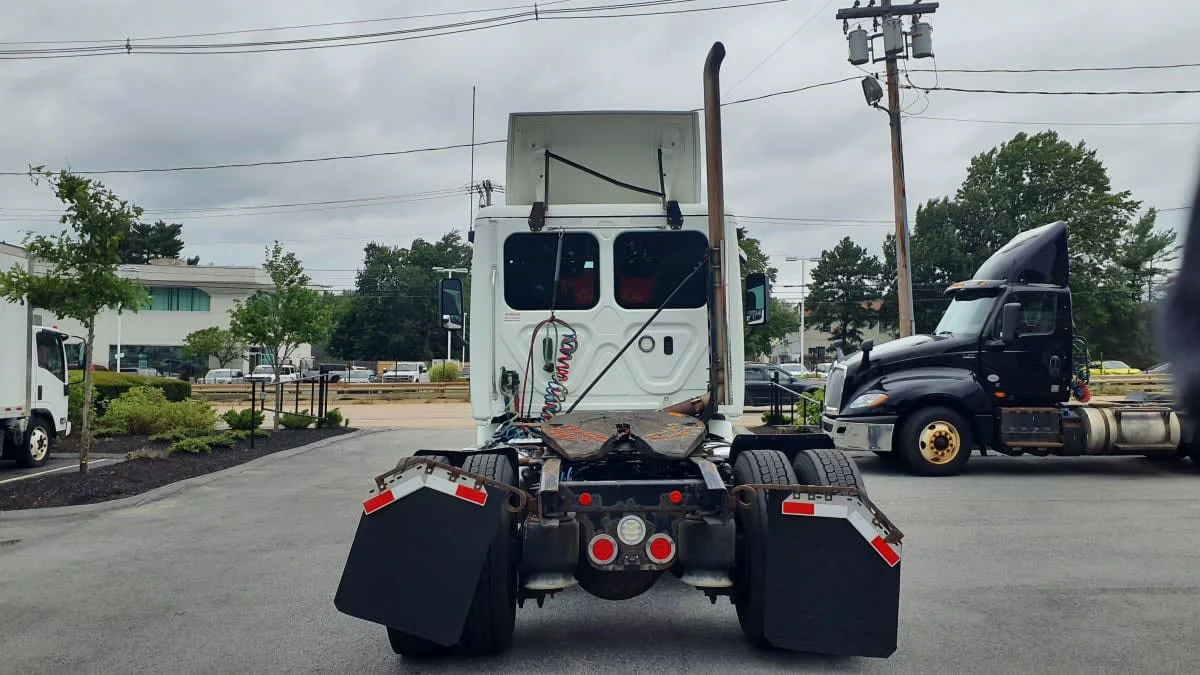2020 Freightliner Cascadia in Norwood, MA — photo 5