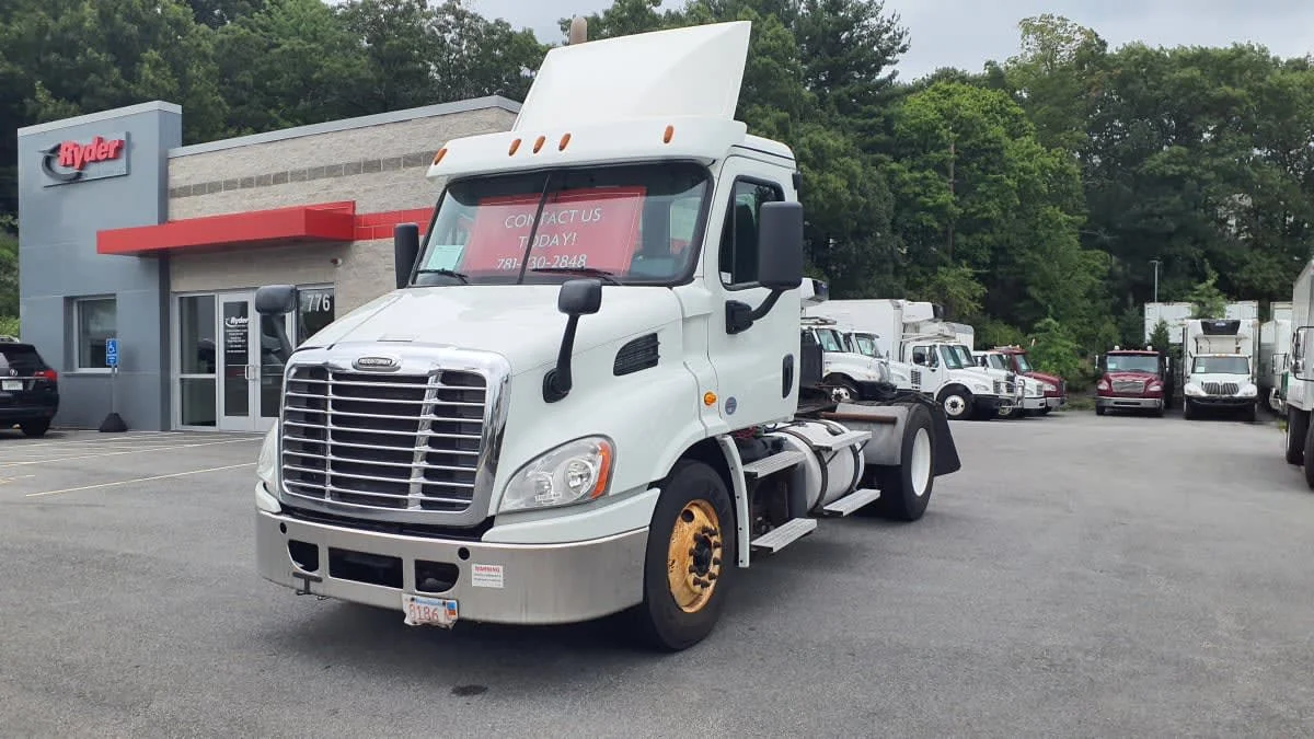 2020 Freightliner Cascadia in Norwood, MA