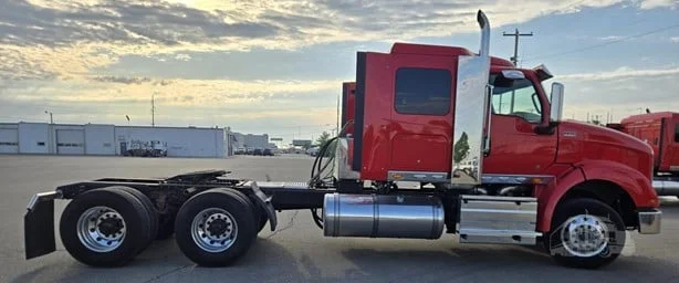 2025 International HX in MN — photo 9