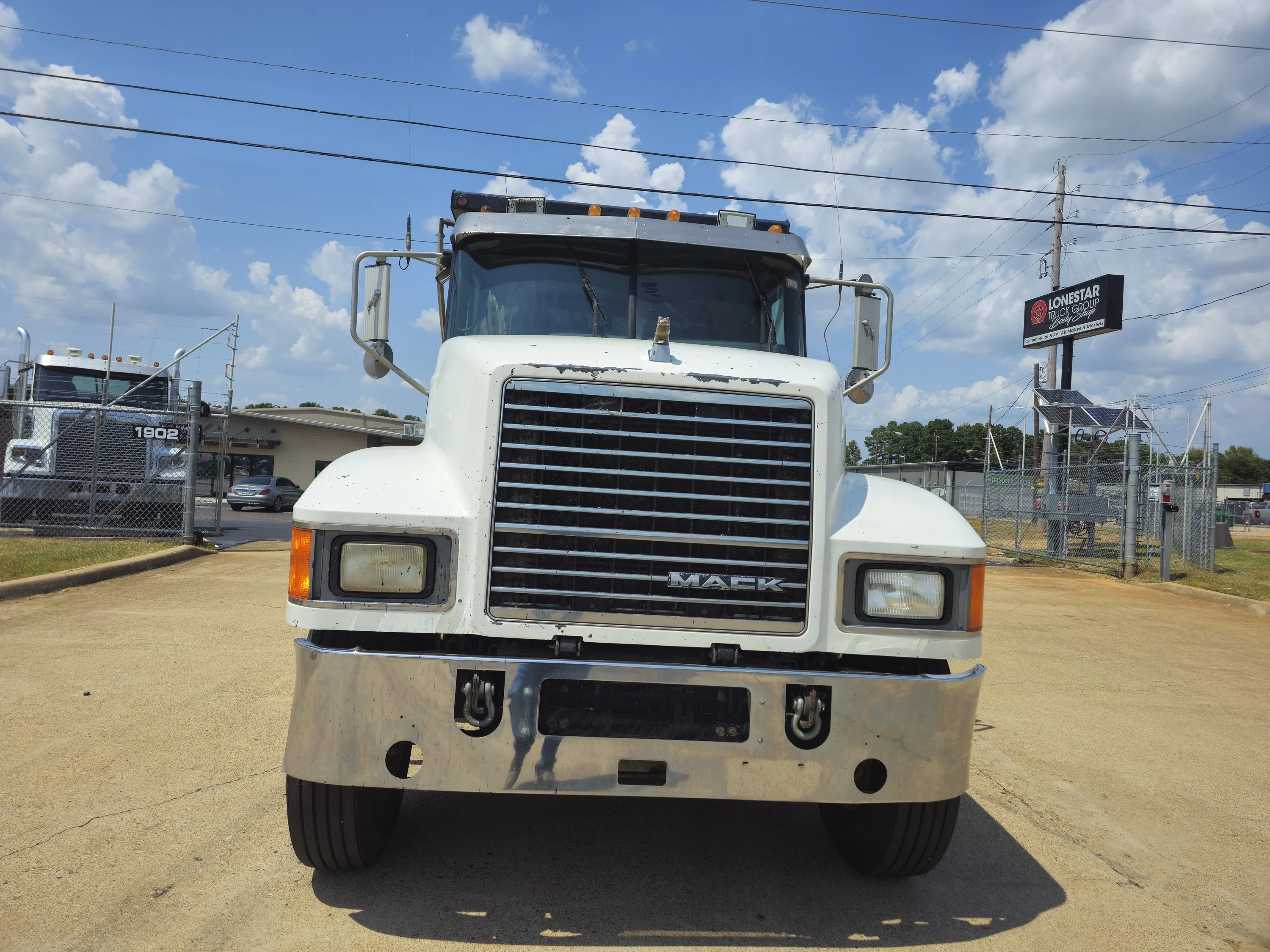 2016 Mack — photo 8