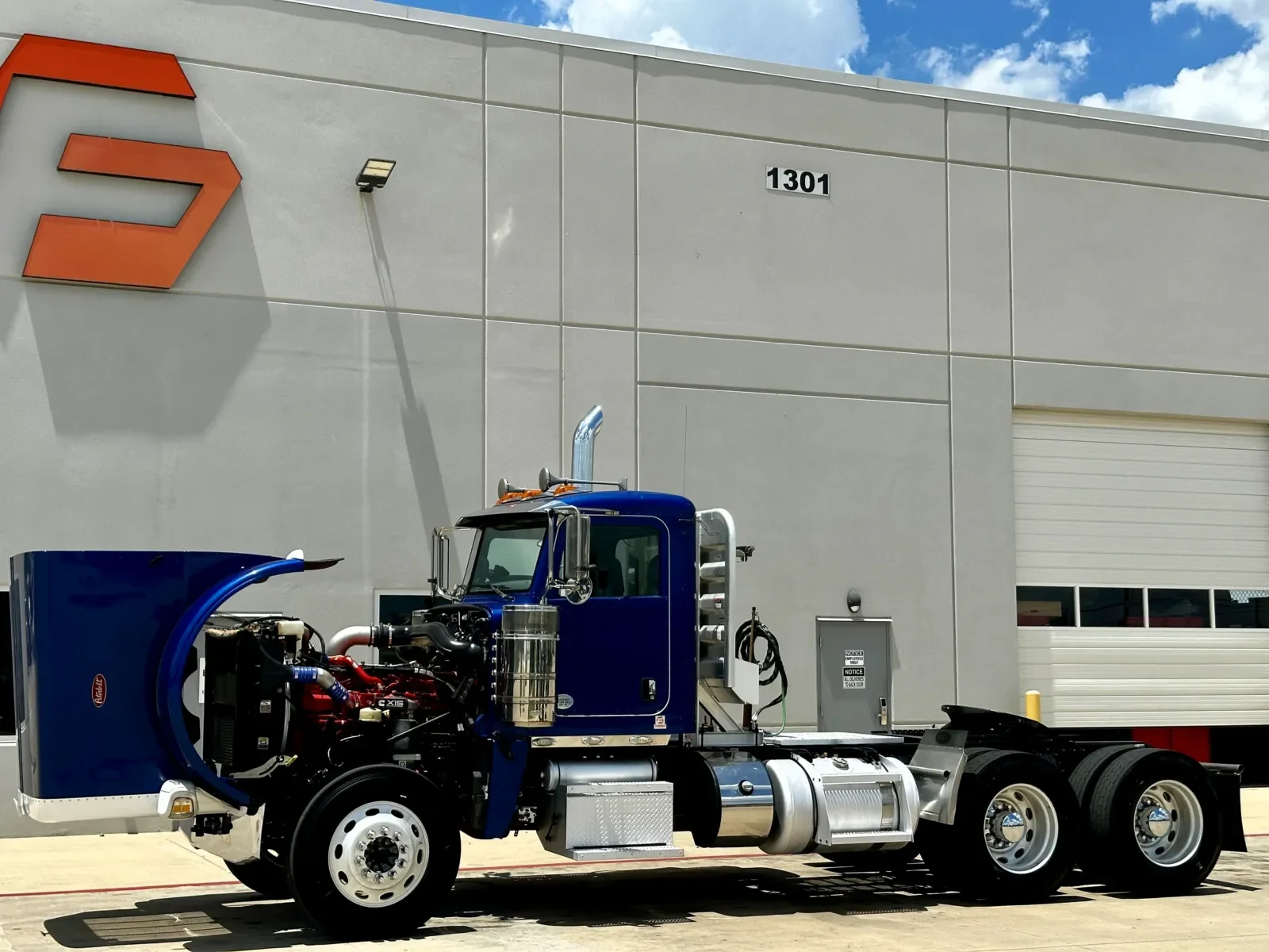 2019 Peterbilt 389 in Hutchins, TX — photo 10