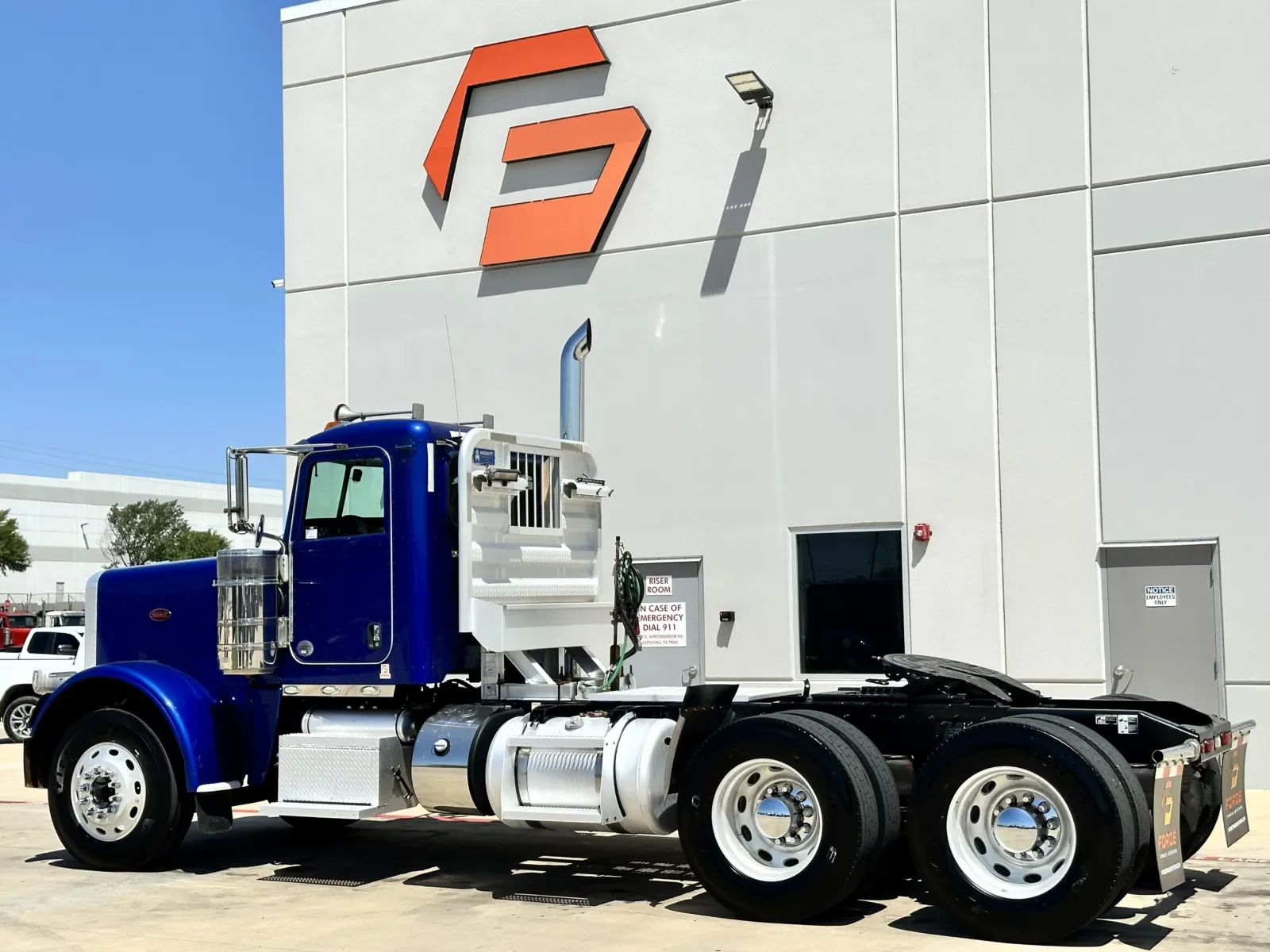 2019 Peterbilt 389 in Hutchins, TX — photo 6