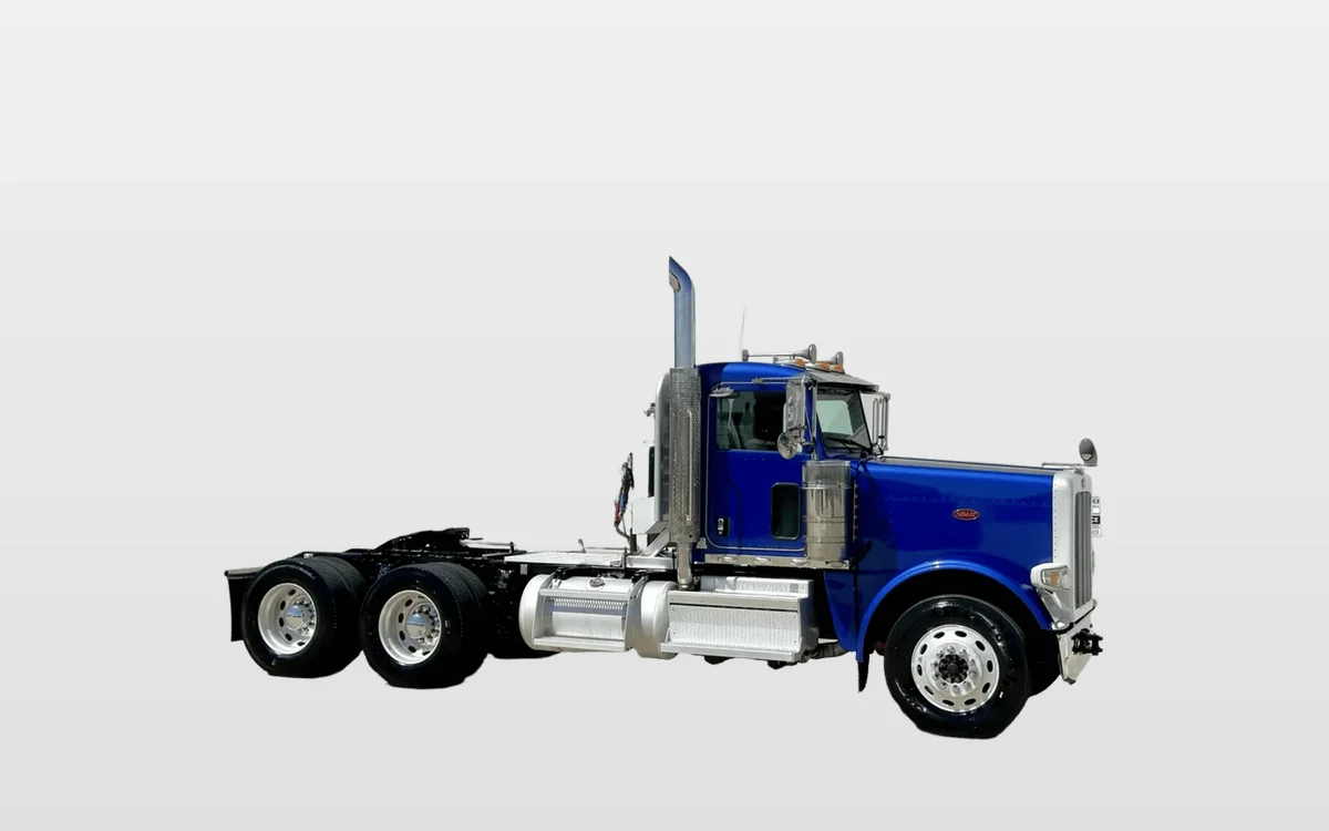 2019 Peterbilt 389 - image 1