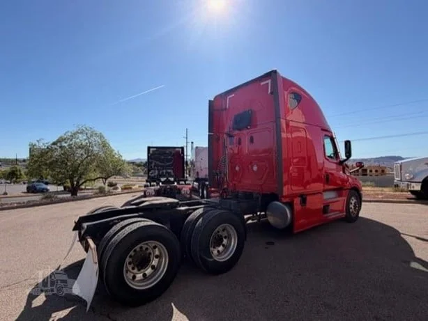 2023 Freightliner Cascadia in St. George, UT — photo 5