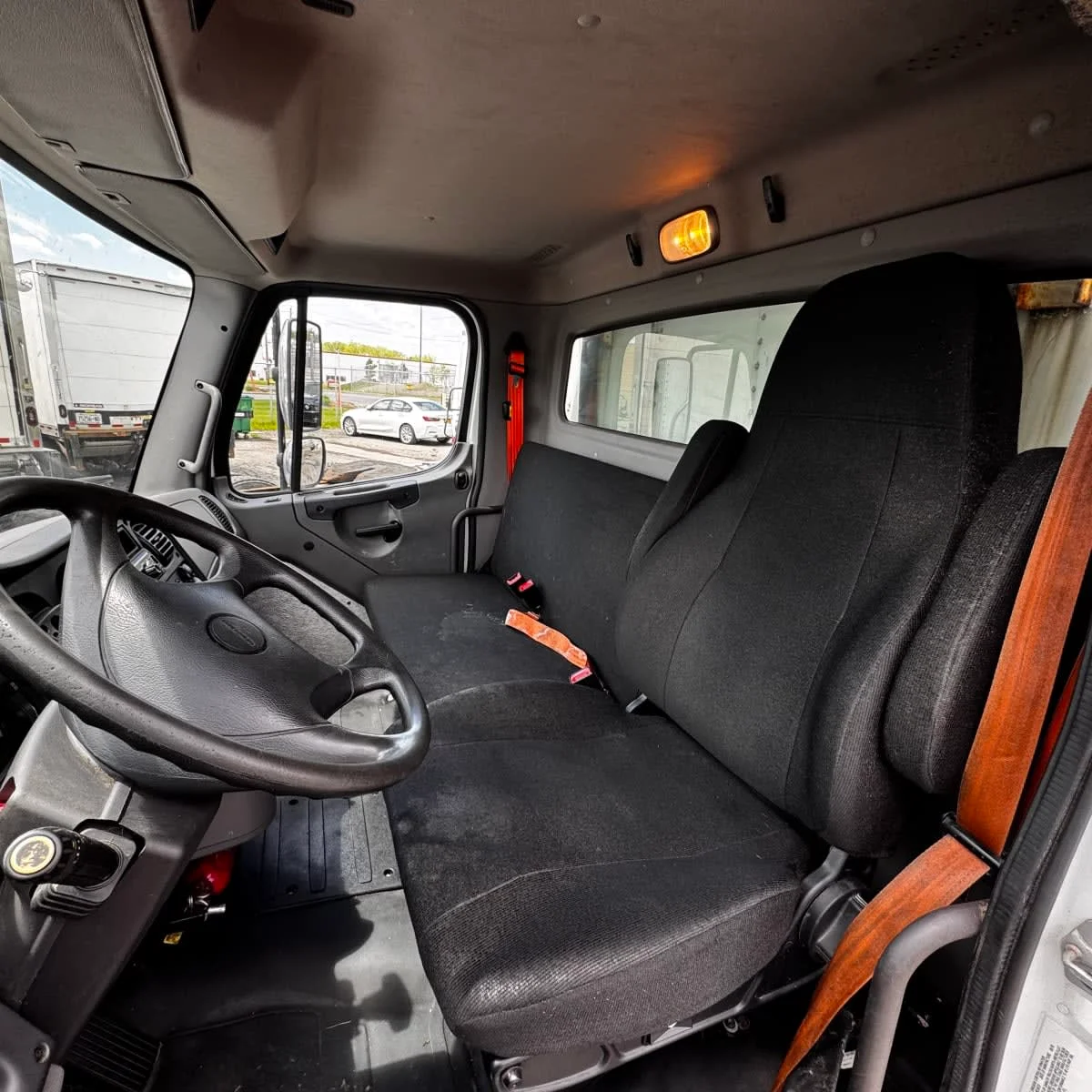 2019 Freightliner M2 106 - image 8