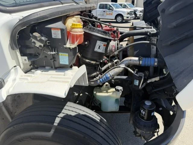 2020 Freightliner M2 106 — photo 13