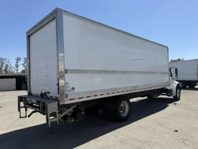 2020 Freightliner M2 106 — photo 7