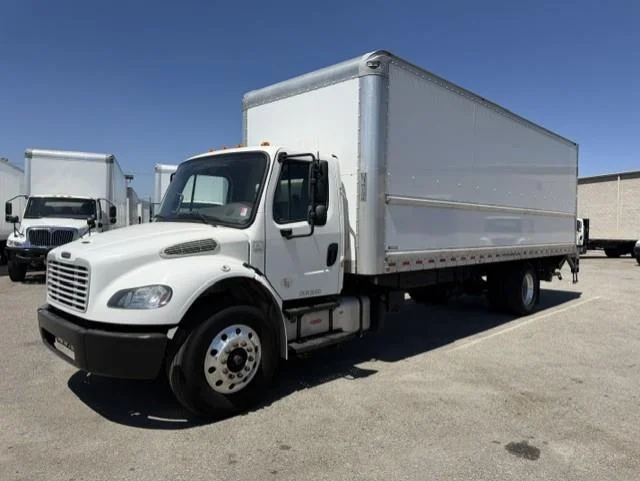 2020 Freightliner M2 106 — photo 2