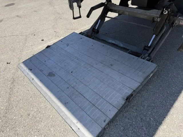 2020 Freightliner M2 106 — photo 8