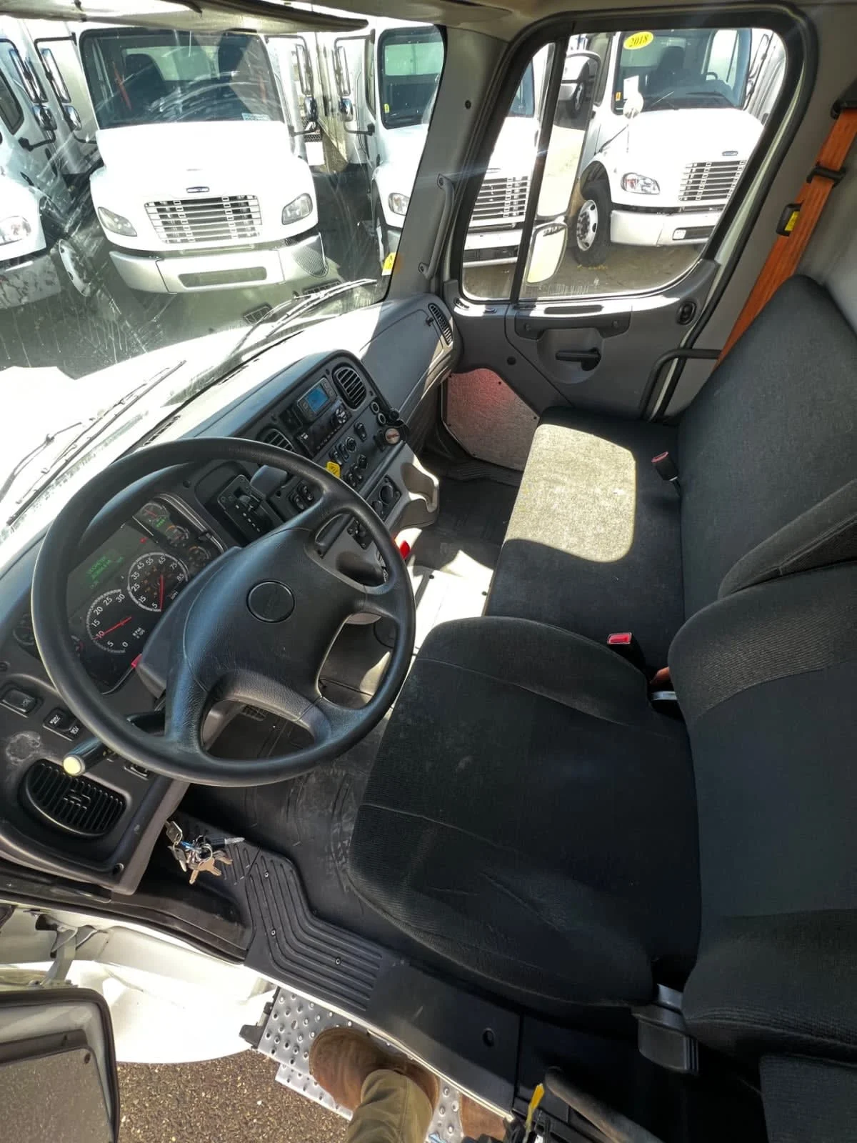 2019 Freightliner M2 106 - image 7
