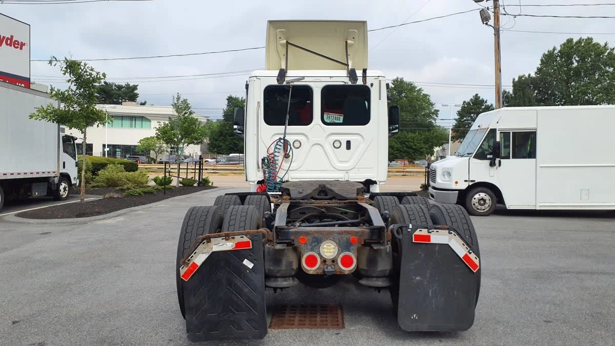 2018 Freightliner Cascadia in Norwood, MA — photo 5